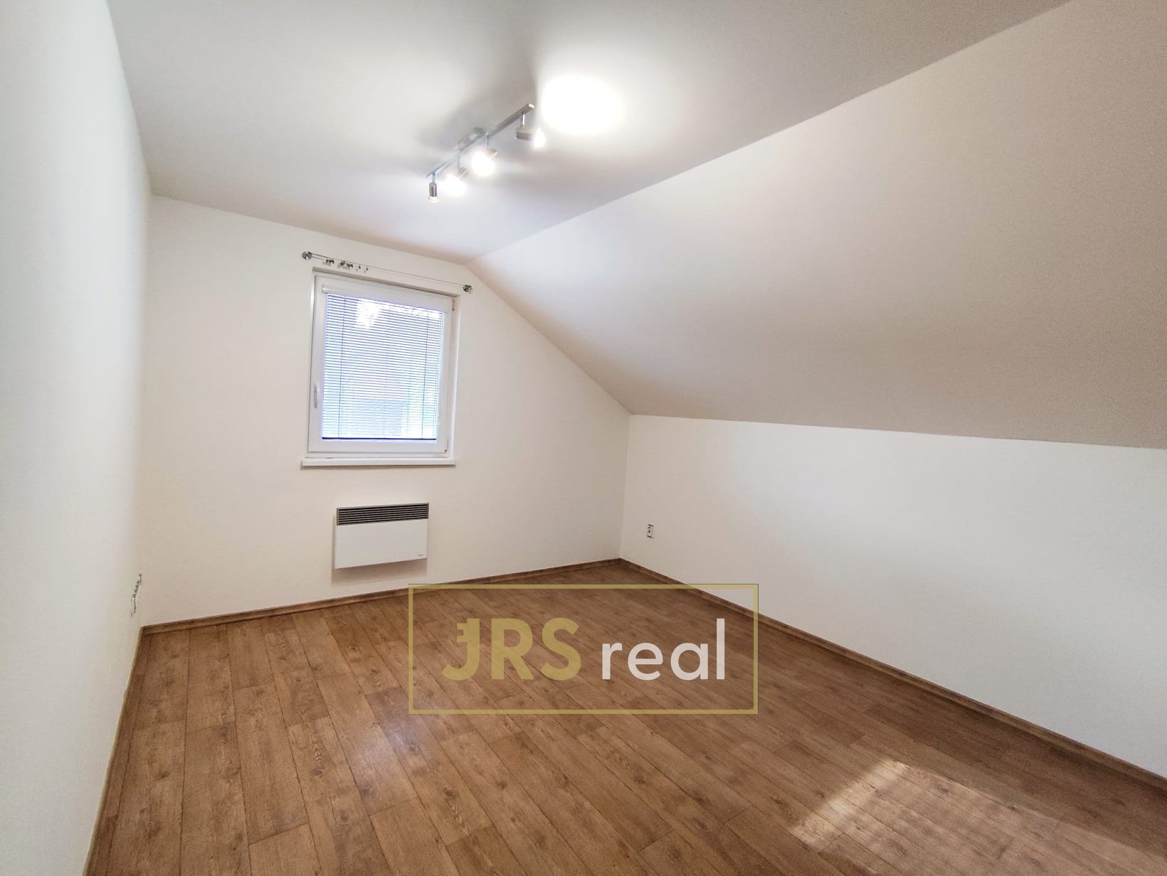 WhatsApp Image 2026-04-01 at 19.03.476