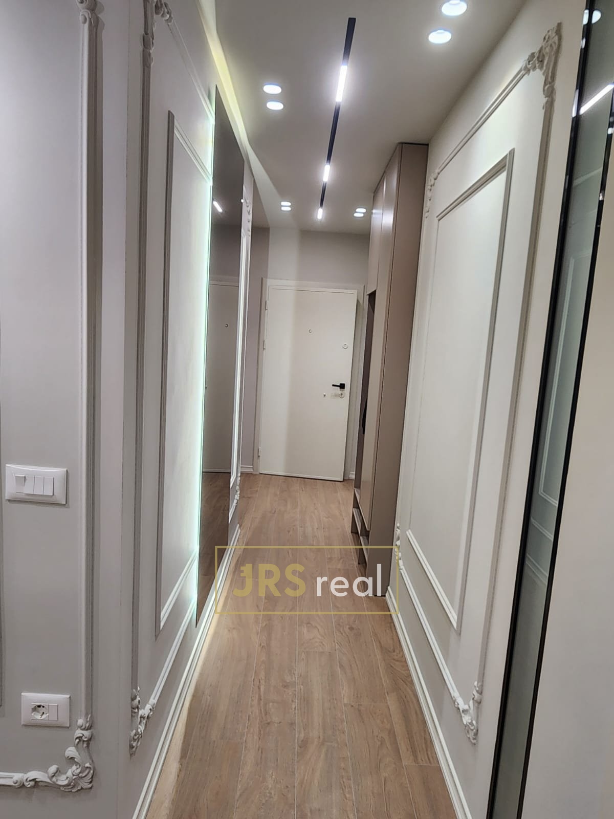 WhatsApp Image 2025-12-11 at 20.17.55