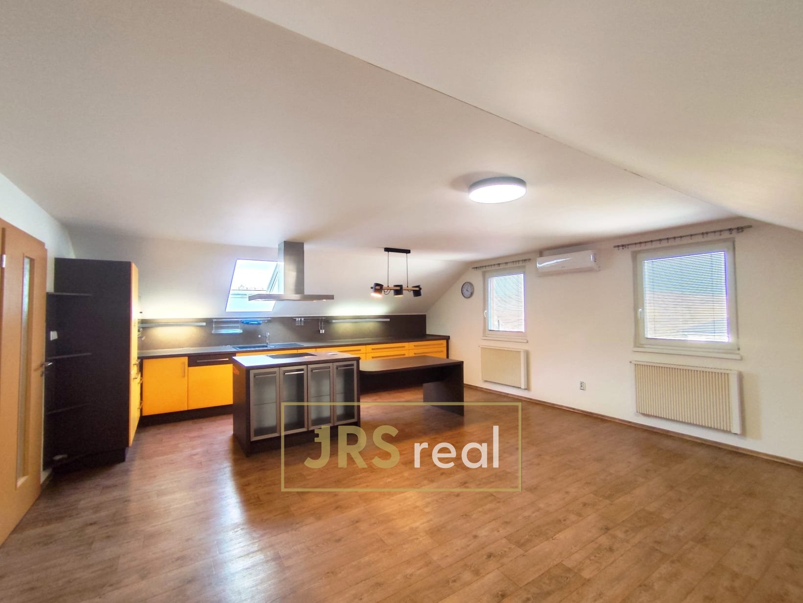 WhatsApp Image 2026-04-01 at 19.03.4