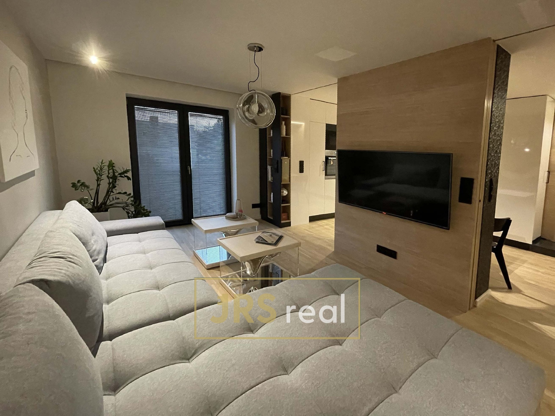 HUST K23 2NP 00015 a