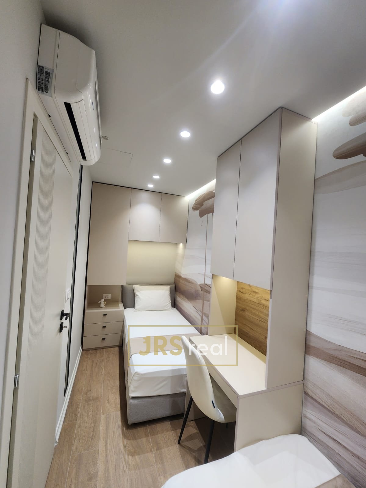 WhatsApp Image 2025-12-11 at 20.17.52