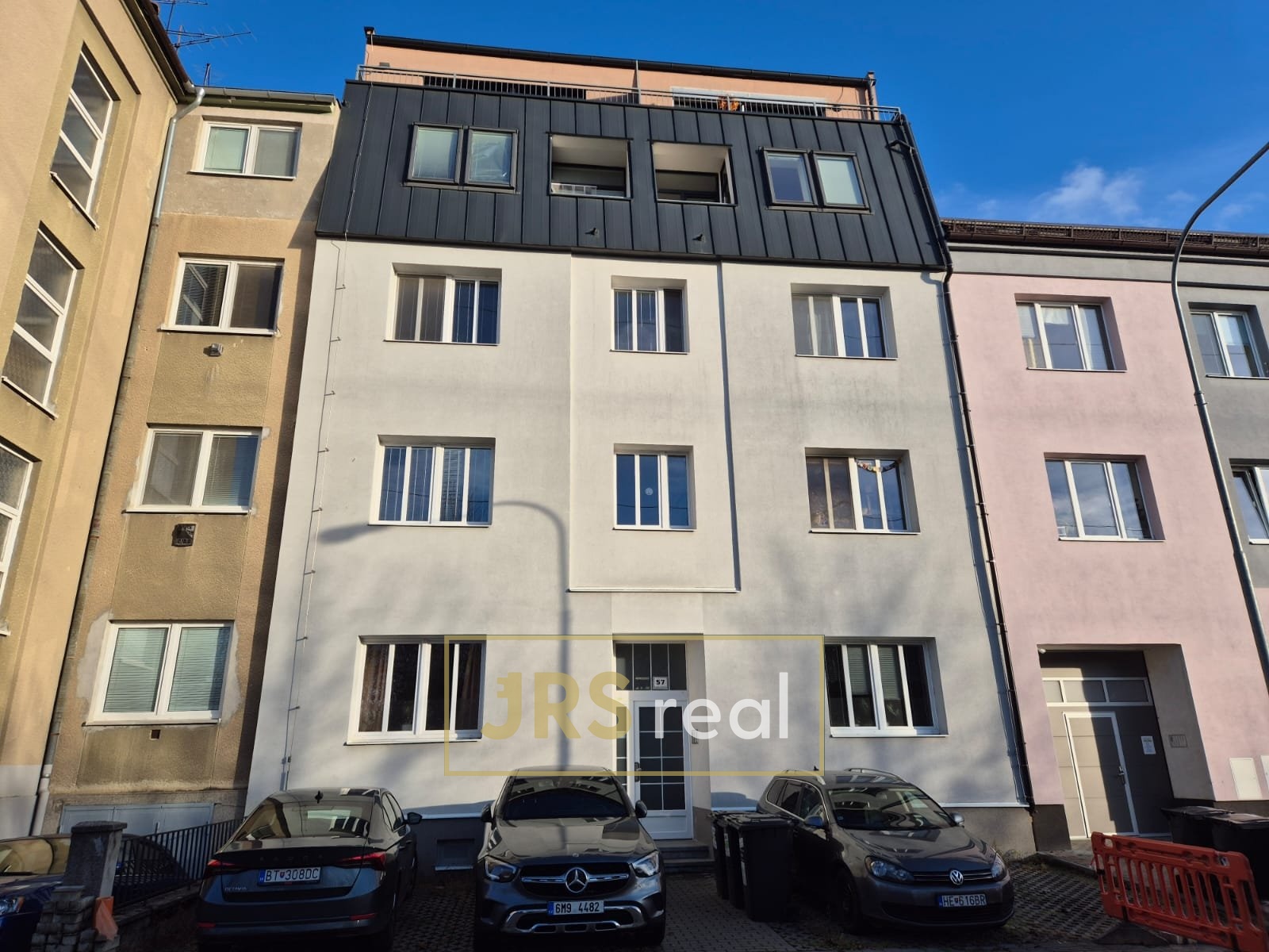 WhatsApp Image 2025-11-18 at 14.46.13 (1)