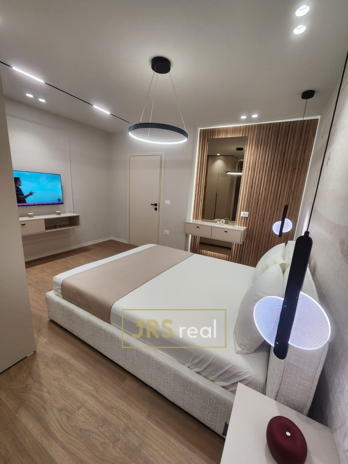 WhatsApp Image 2025-12-11 at 20.17.51