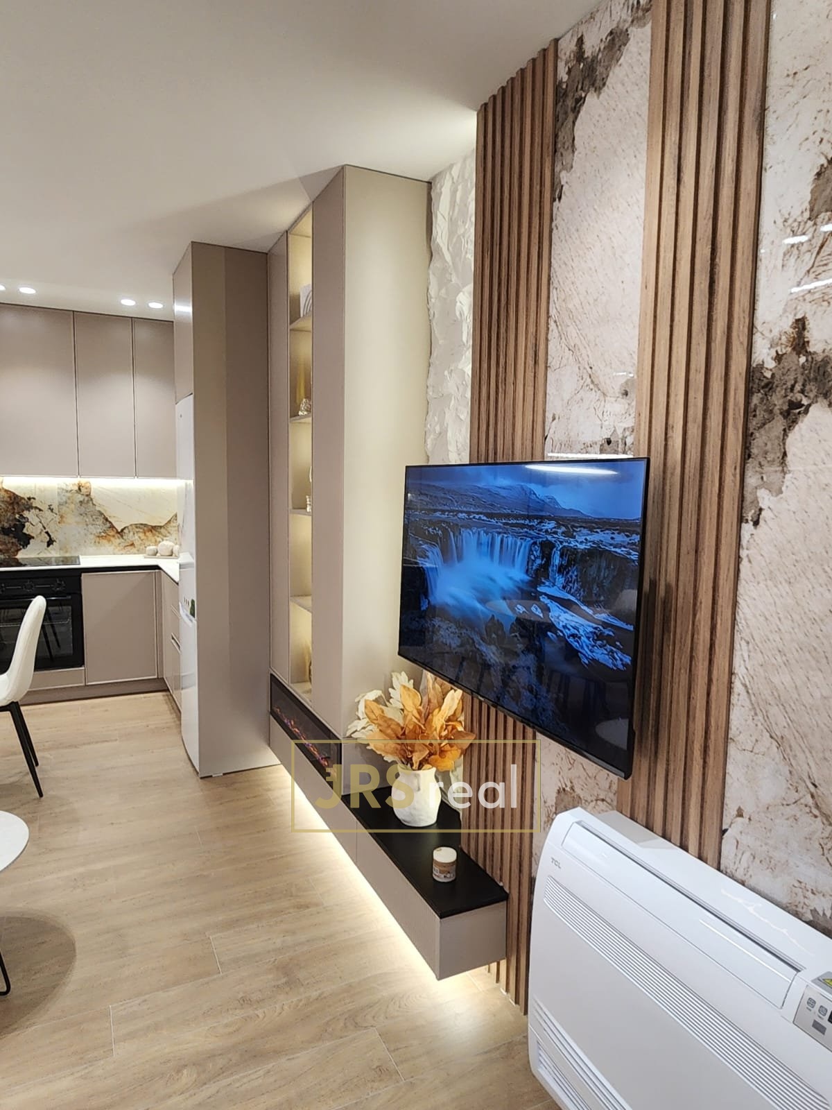 WhatsApp Image 2025-12-11 at 20.17.58