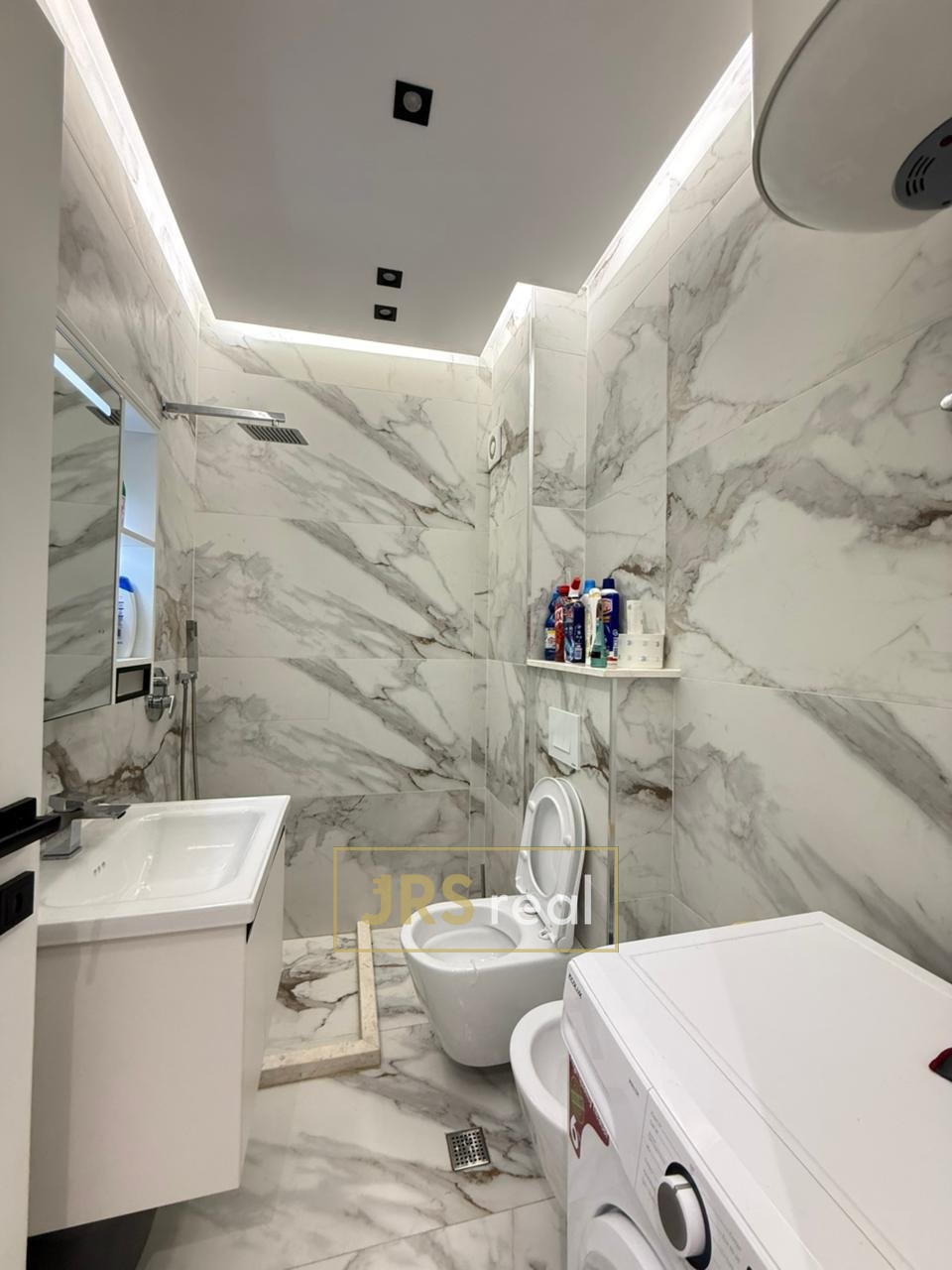 WhatsApp Image 2025-12-04 at 13.18.10 (1)