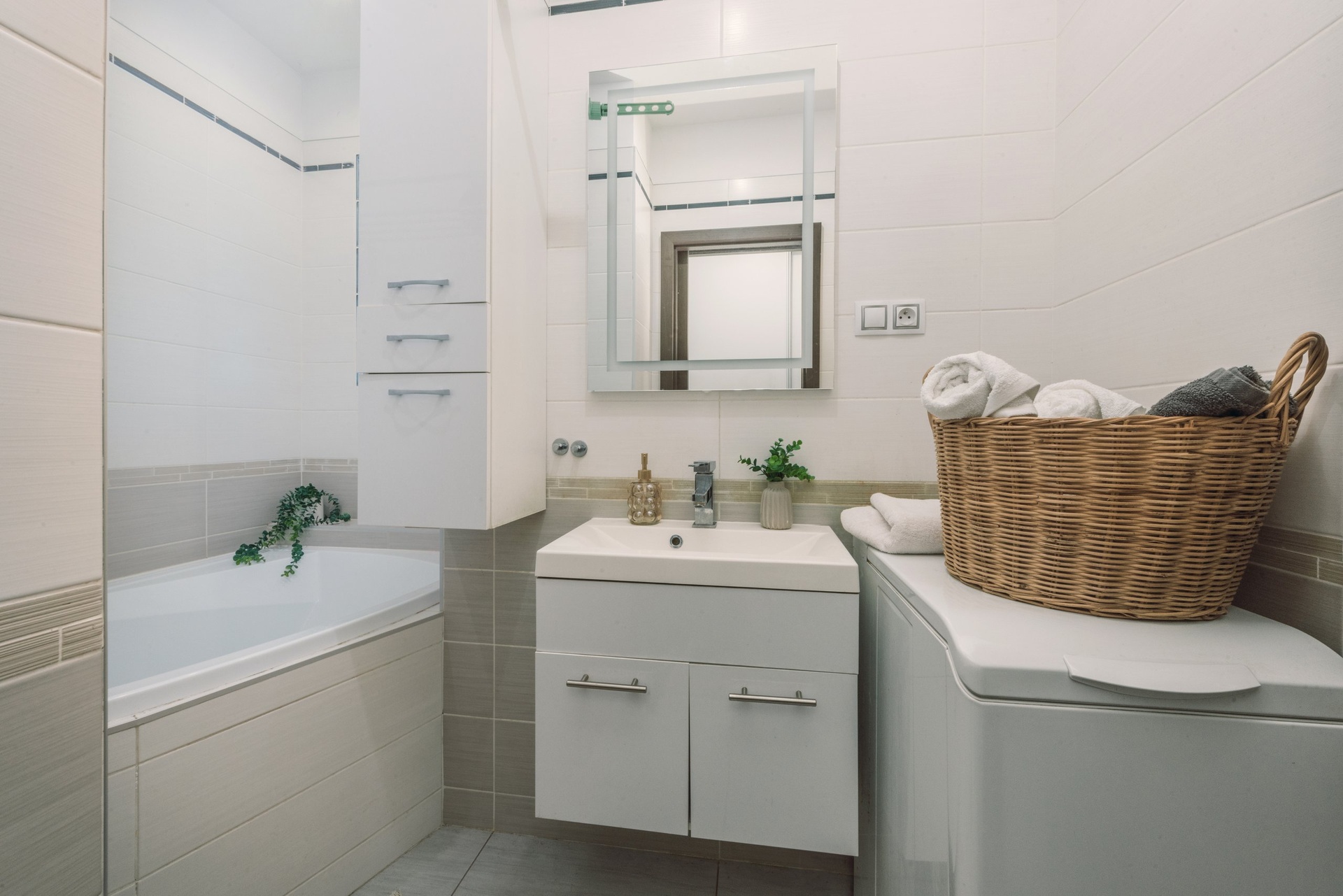 Byt 2+1 Ben. Nám (10)