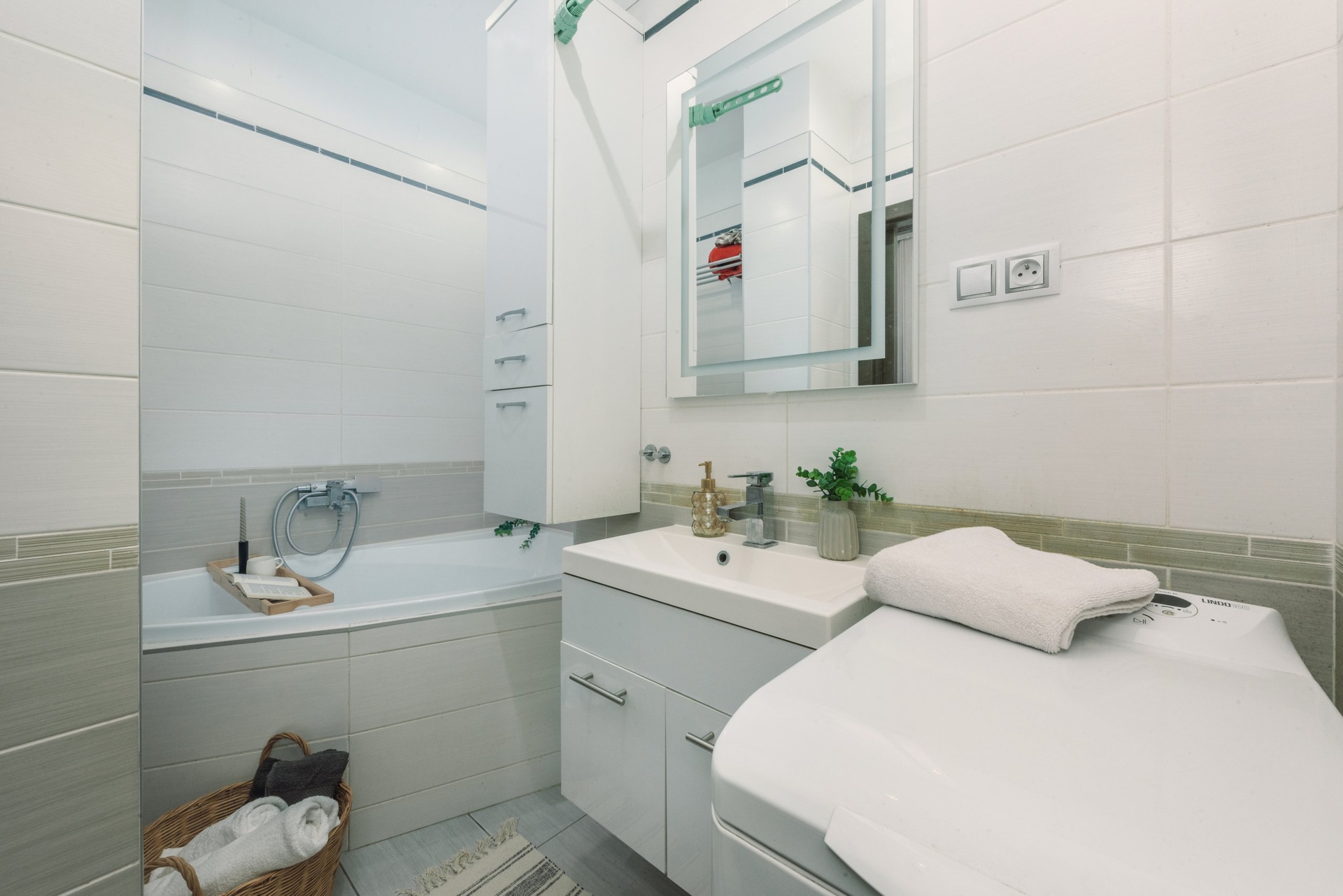 Byt 2+1 Ben. Nám (9)