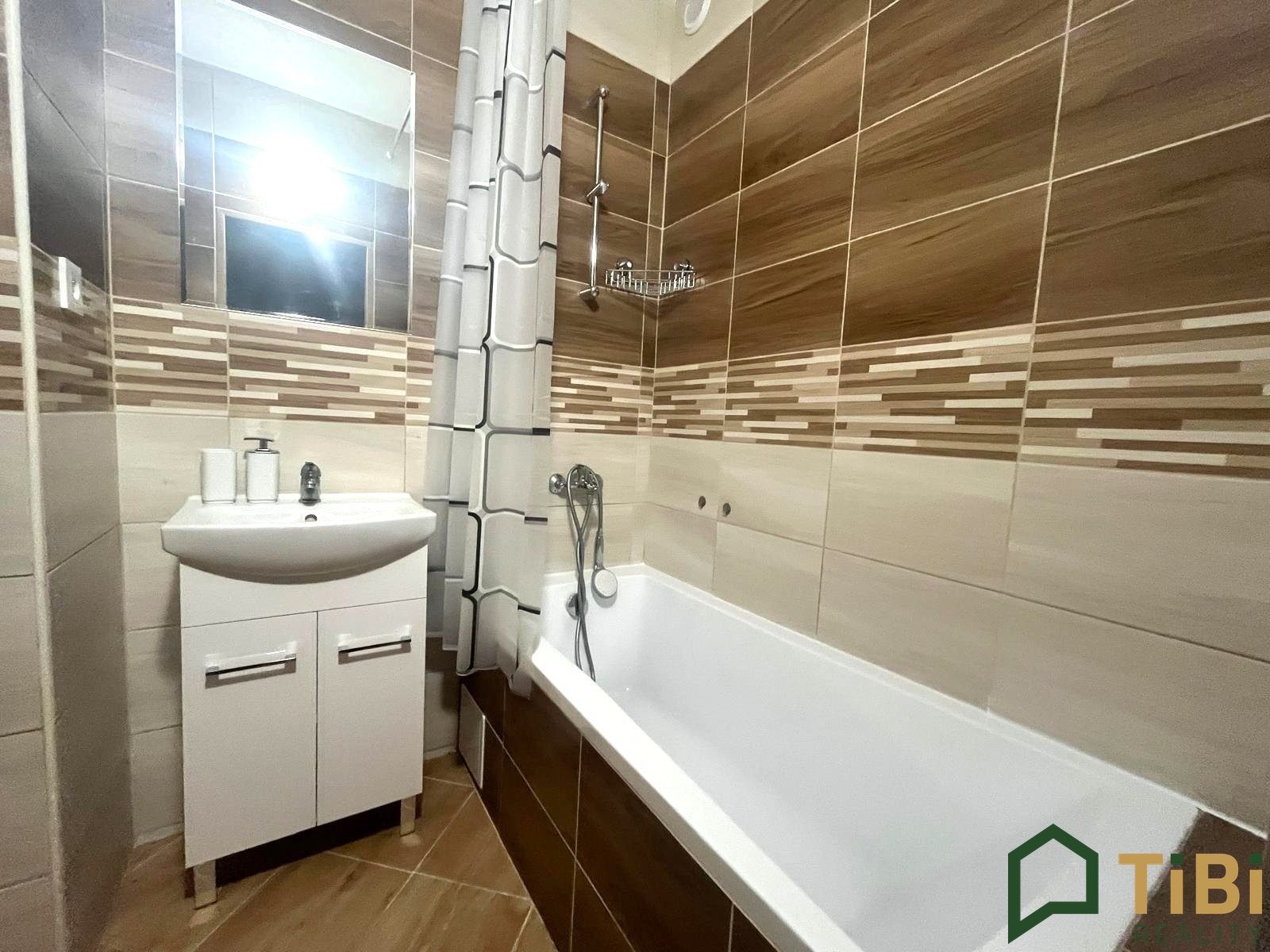 0d5c4665-7374-4ce0-94fc-8d04fb686c1e