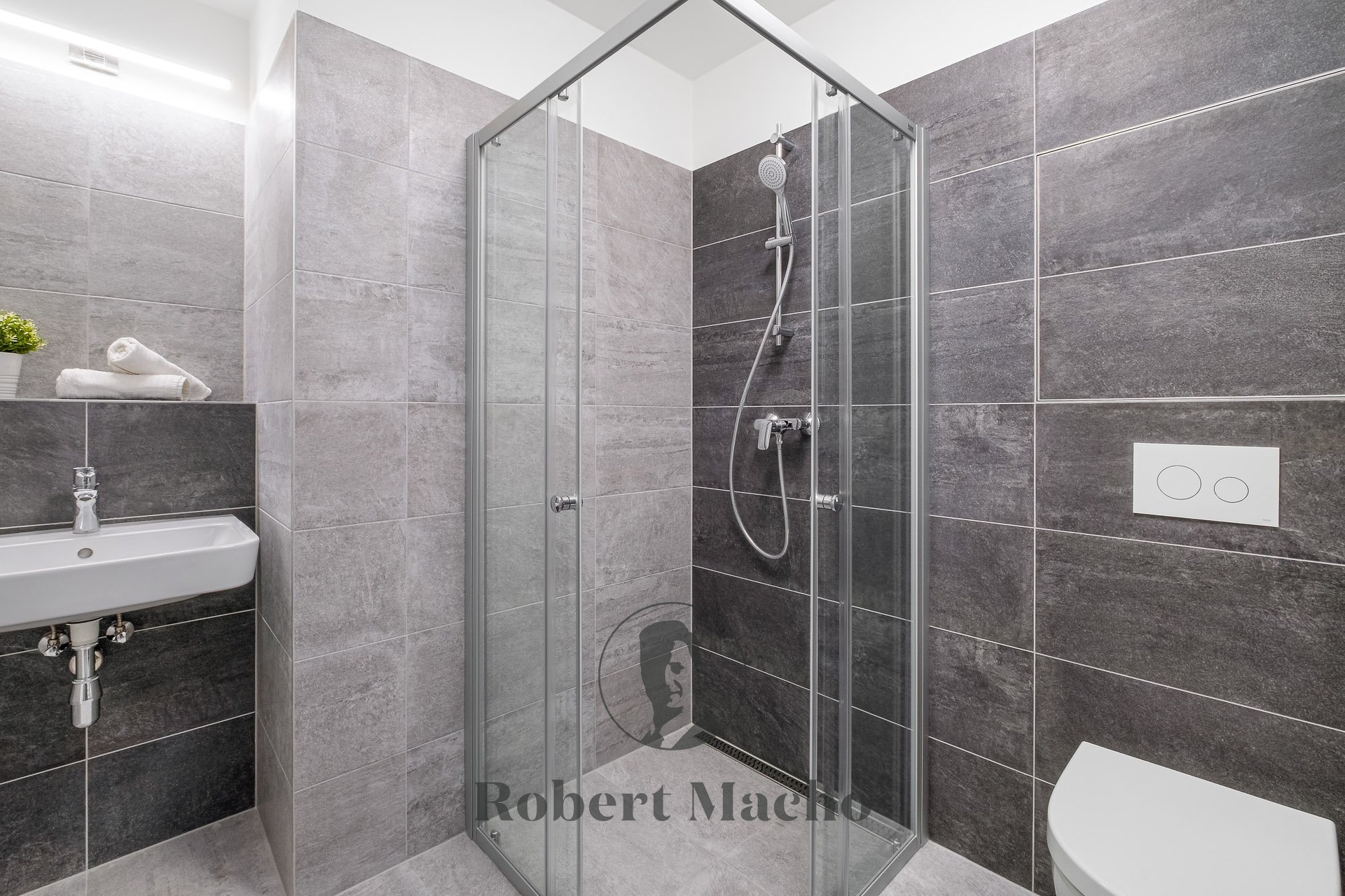 robert-macho-reality-pronajem-bytu-mezi-vodami-pra
