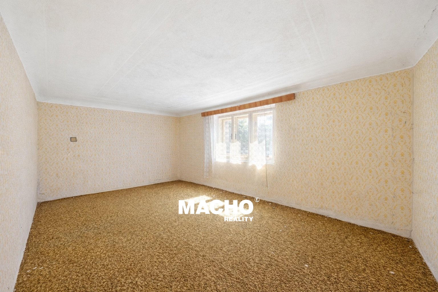 22FEC549-A19B-45C4-BD35-81D2F086B2CA