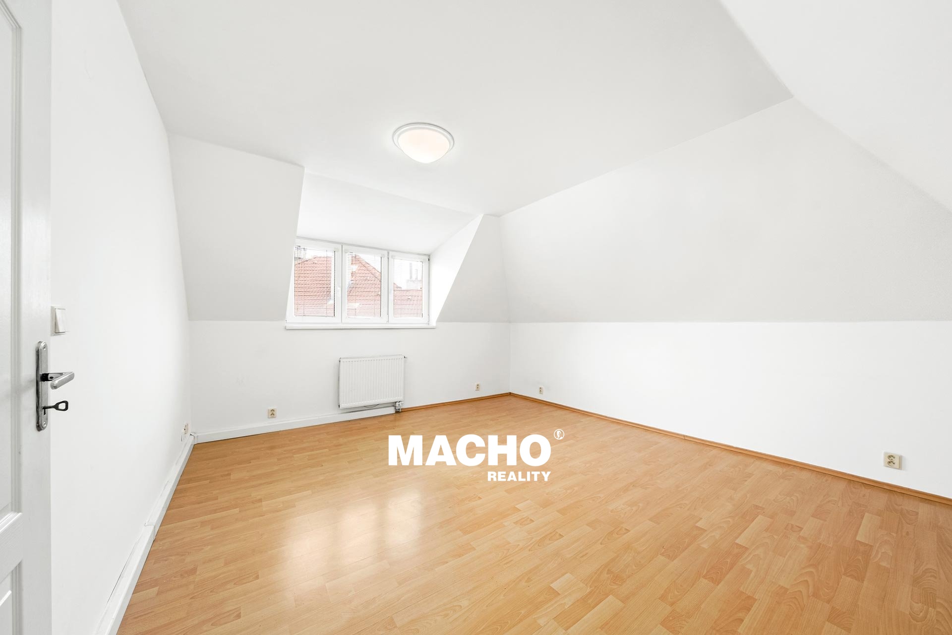 macho-reality-pronajem-bytu-2kk-na-dedinach-praha-01