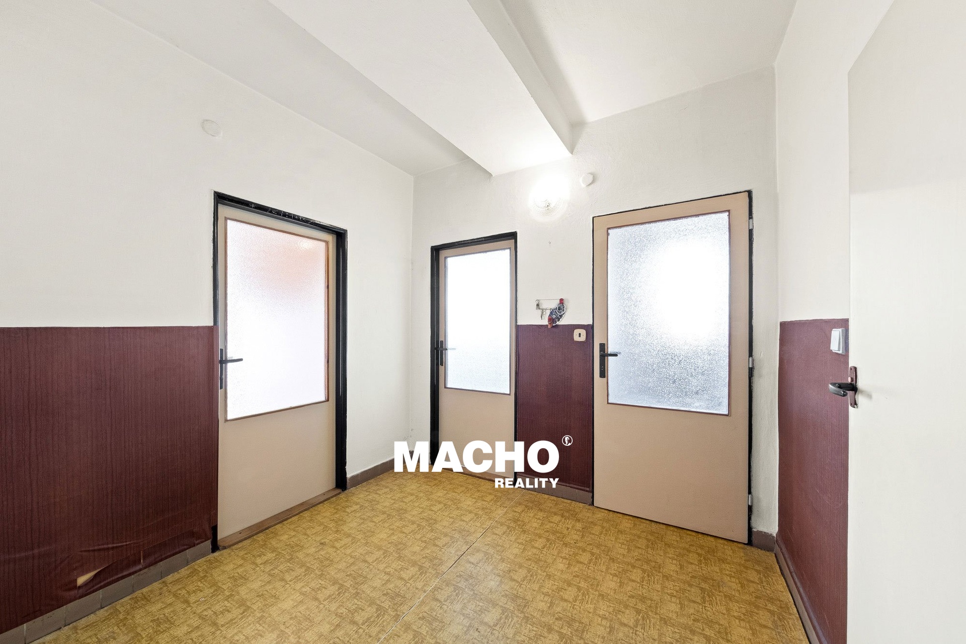 machoreality-prodej-bytu-nad-strouhou-praha-05