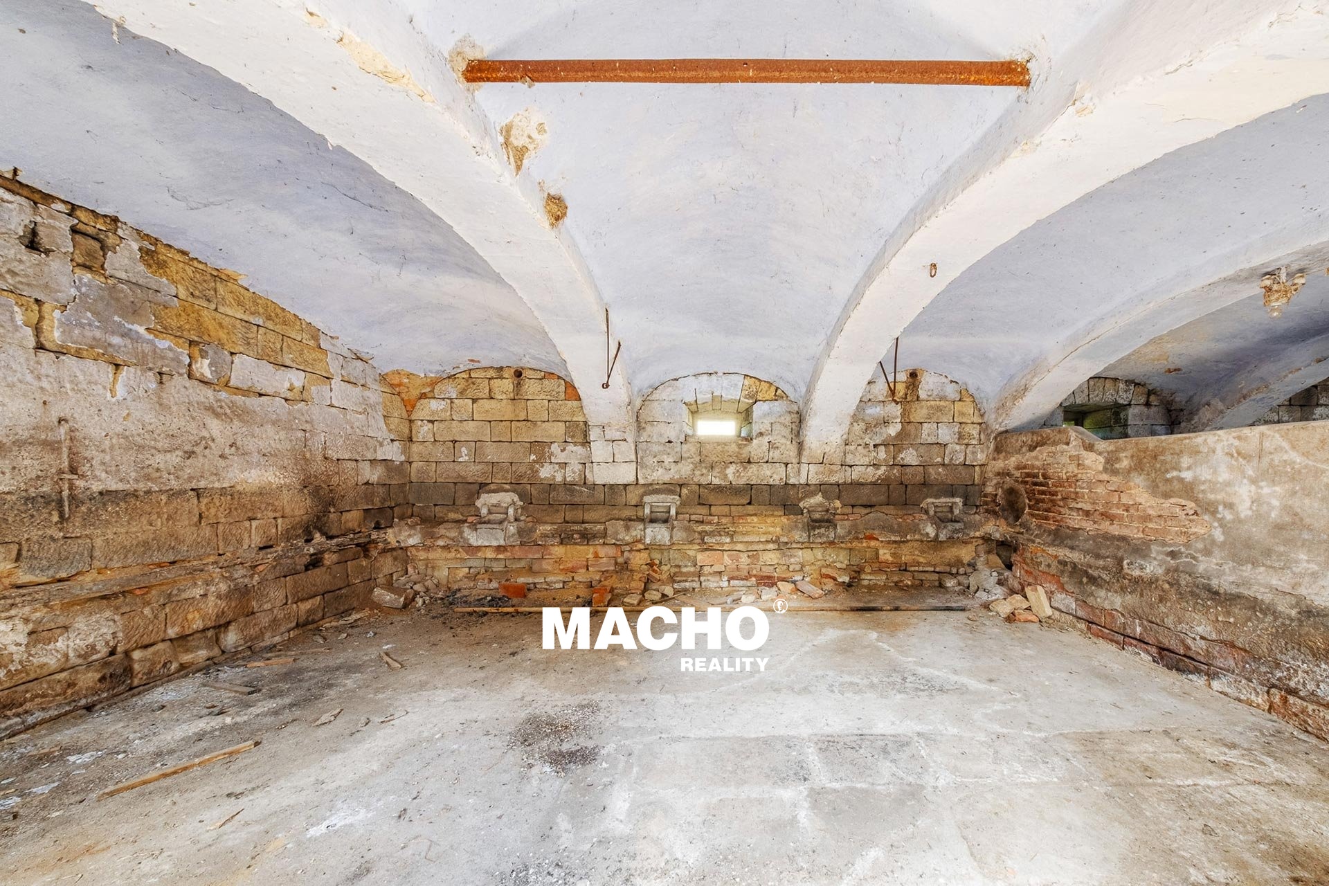 macho-reality-prodej-usedlosti-velis-20