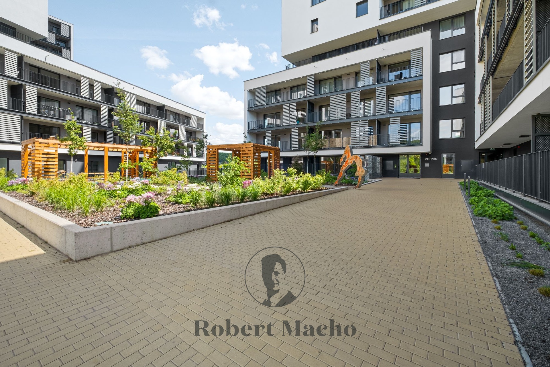 robert-macho-reality-pronajem-bytu-mezi-vodami-pra