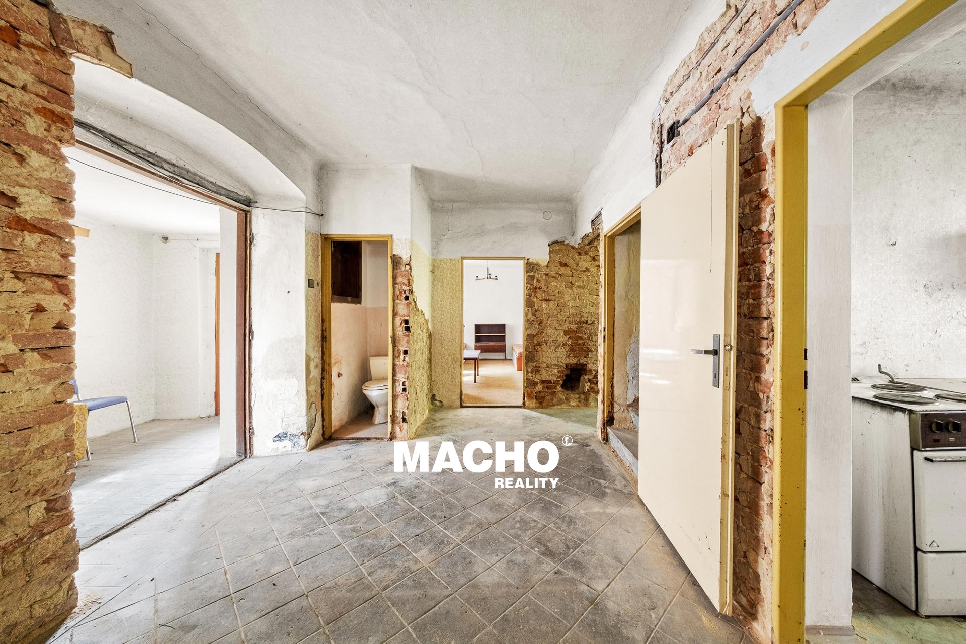 macho-reality-prodej-usedlosti-velis-16