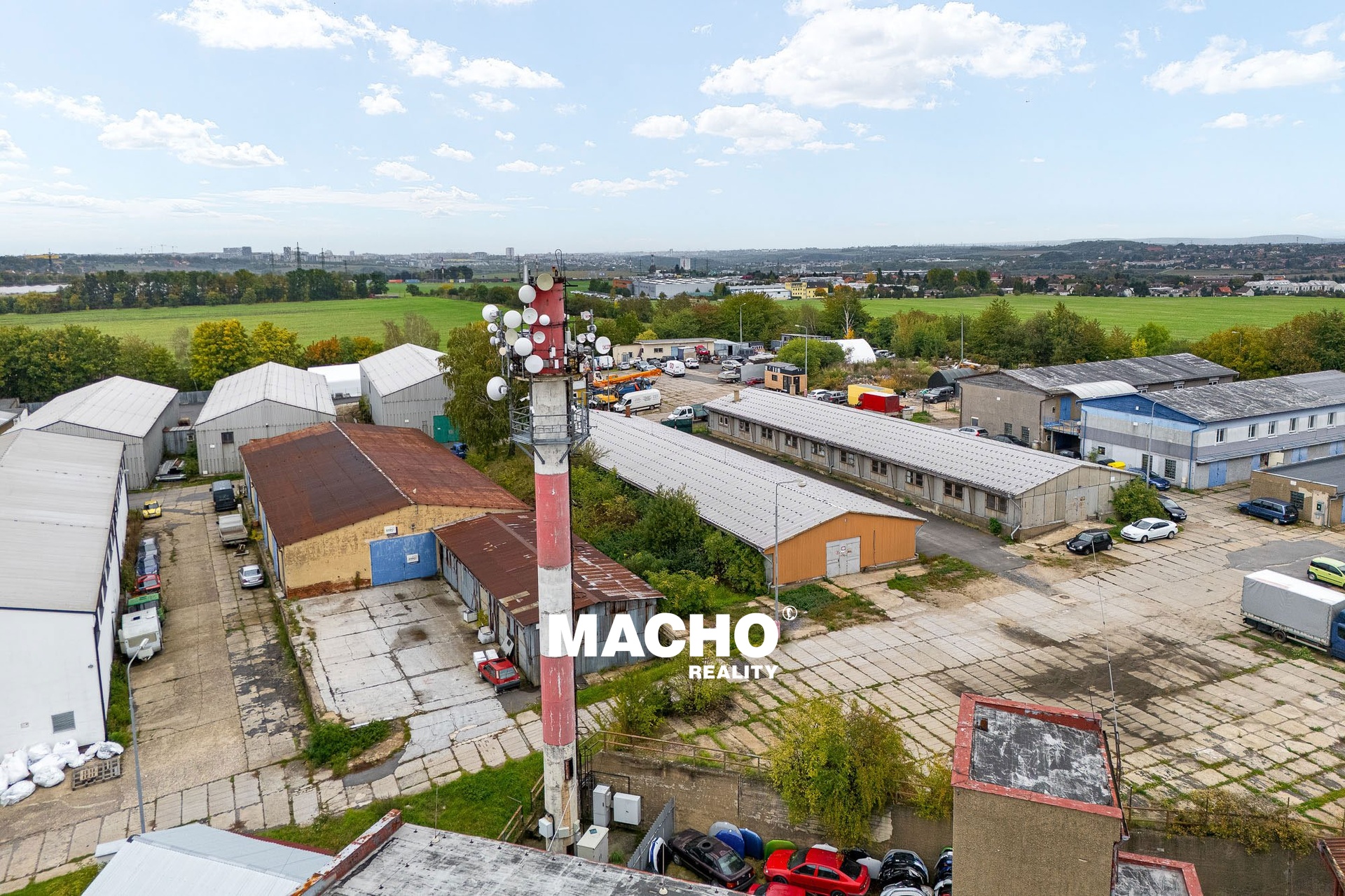 machoreality-pronajem-haly-4-chrastany-06