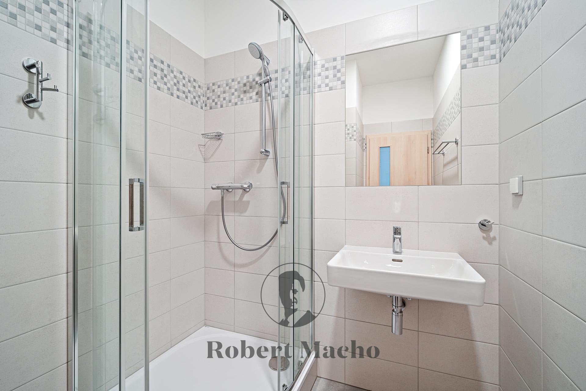 robert-macho-reality-pronajem-sdileneho-bydleni-u-plynarny-praha-17