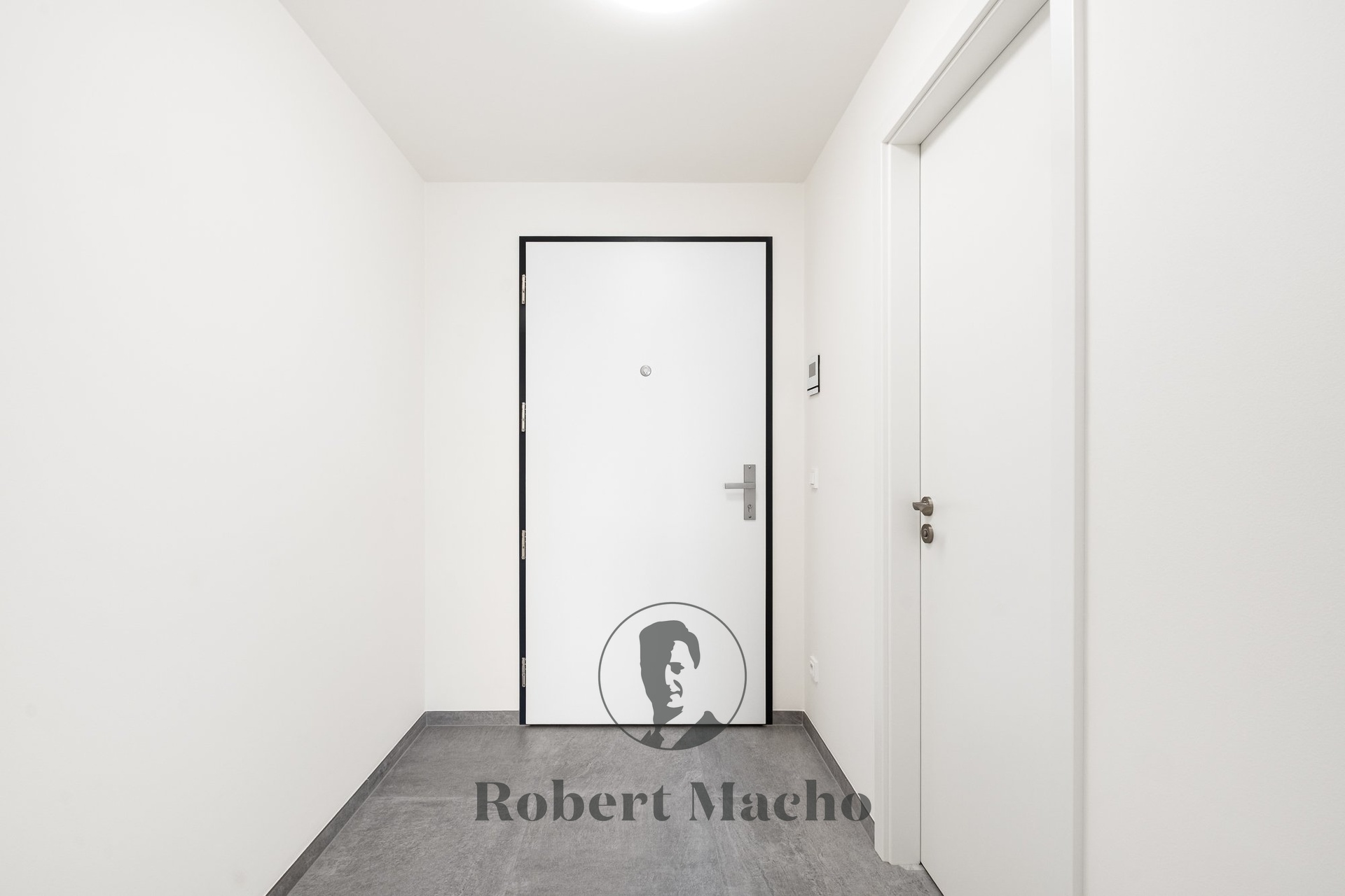 robert-macho-reality-pronajem-bytu-mezi-vodami-pra