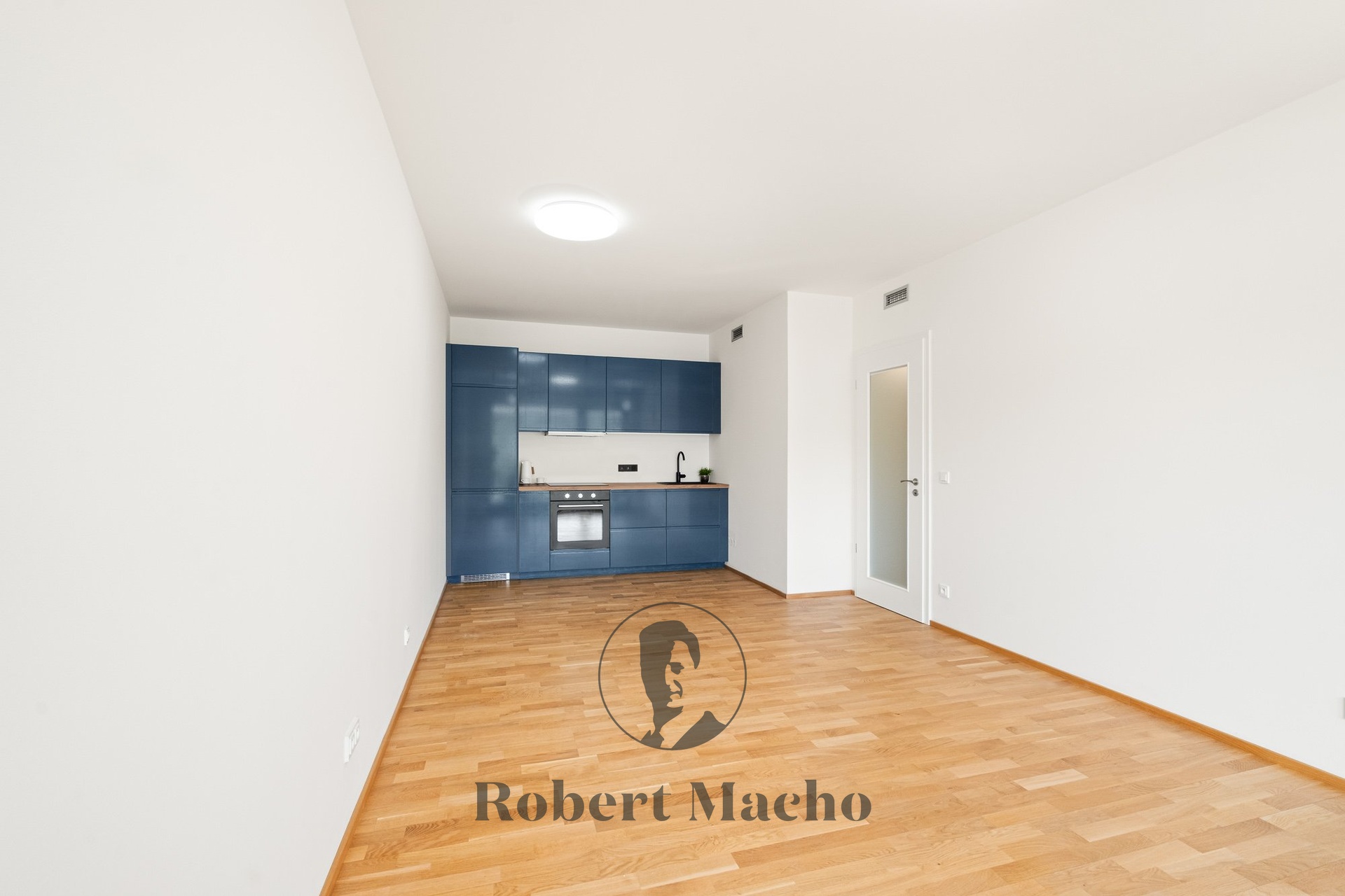 robert-macho-reality-pronajem-bytu-mezi-vodami-pra