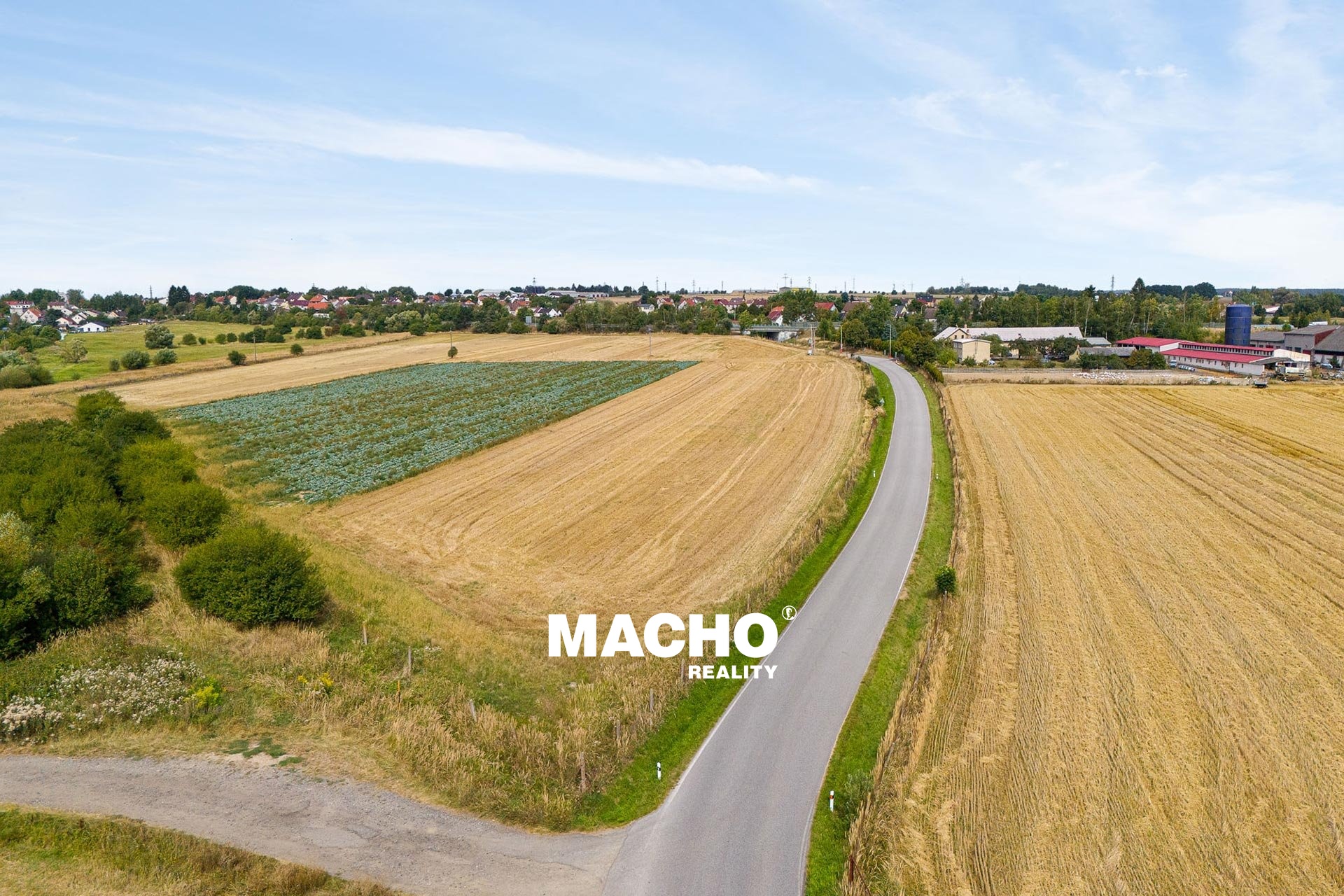 macho-reality-prodej-pozemky-mesice-01
