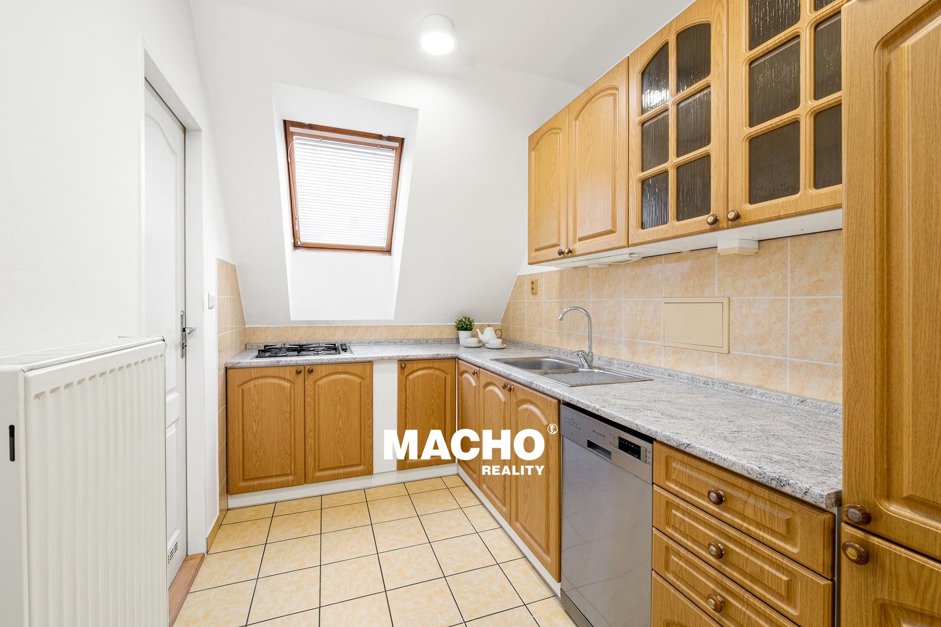 macho-reality-pronajem-bytu-2kk-na-dedinach-praha-05