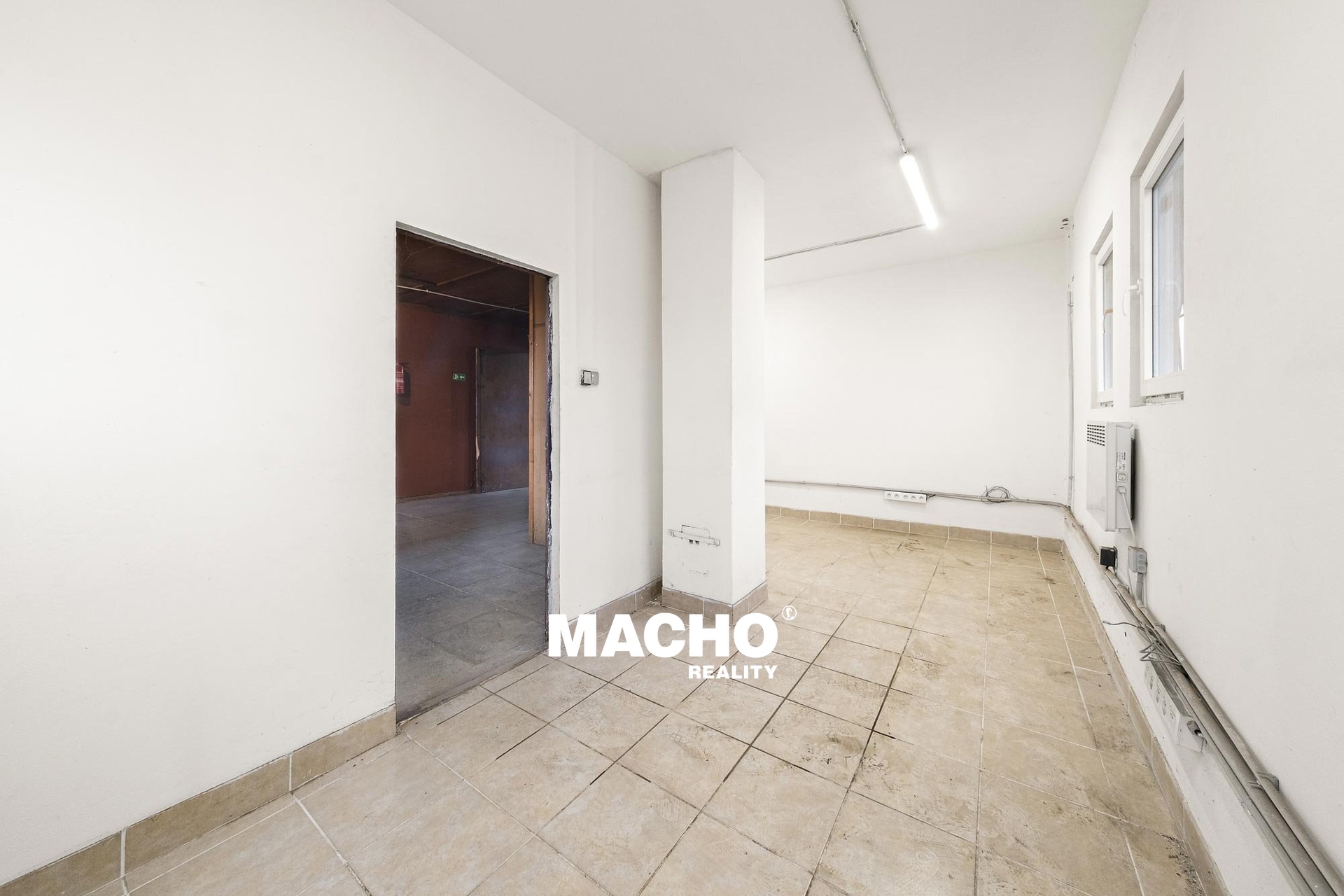machoreality-pronajem-haly-chrastany-08