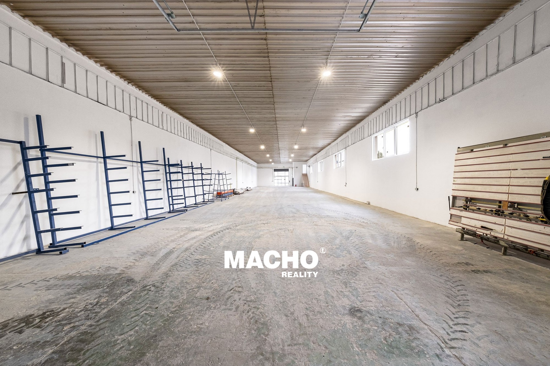 machoreality-pronajem-haly-4-chrastany-04