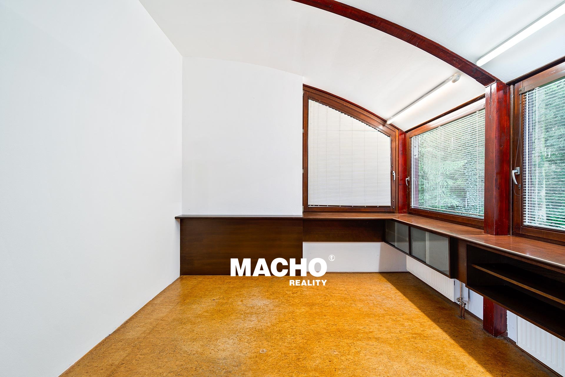 robert-macho-reality-prodej-vily-dobrichovice-21