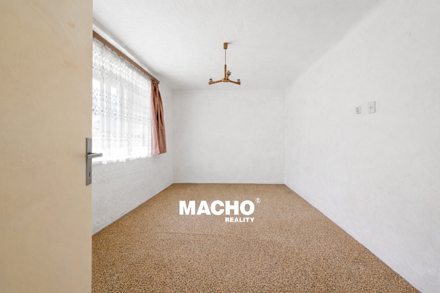 321BB660-785D-4935-8175-219EB6B89B6D