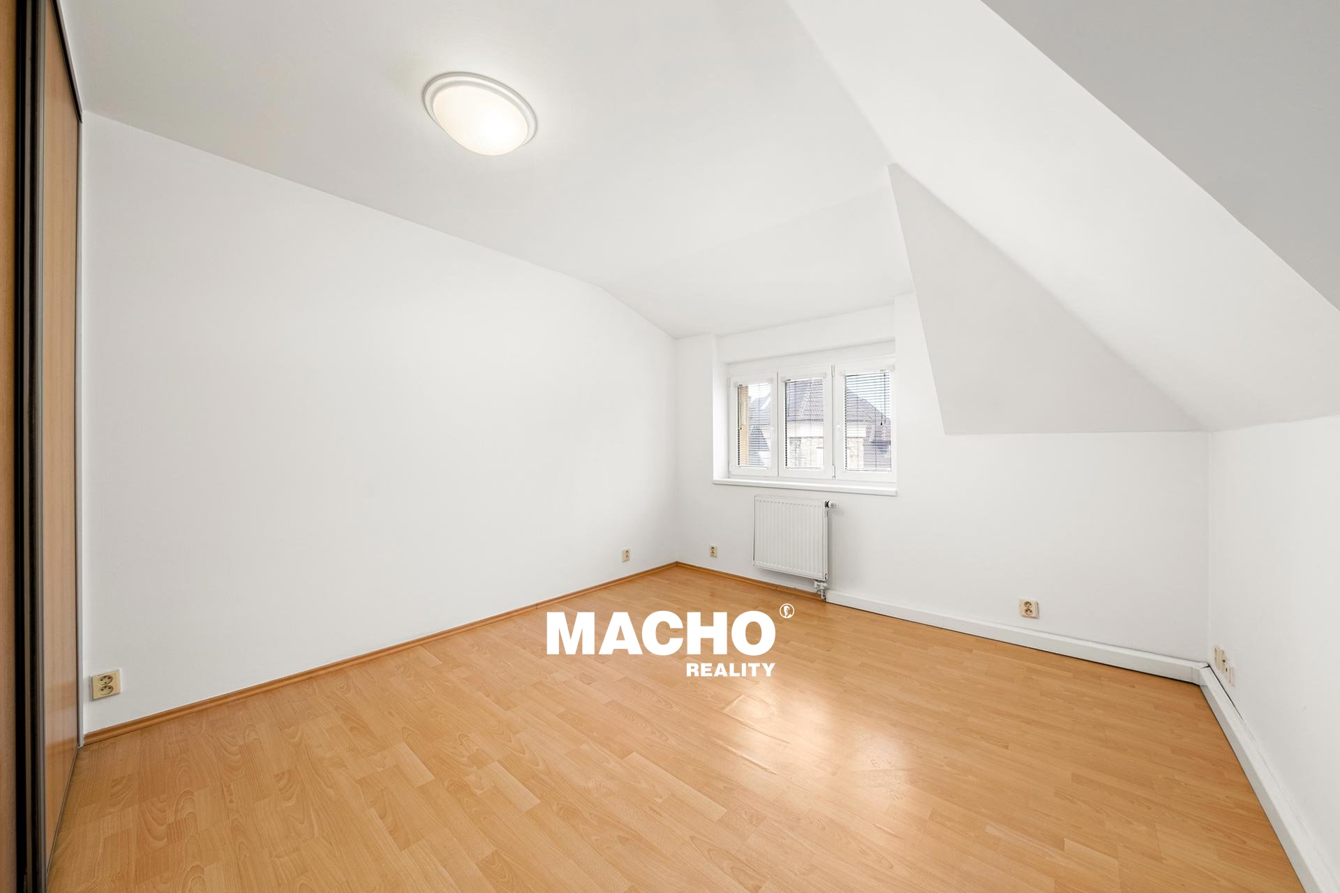 macho-reality-pronajem-bytu-2kk-na-dedinach-praha-03