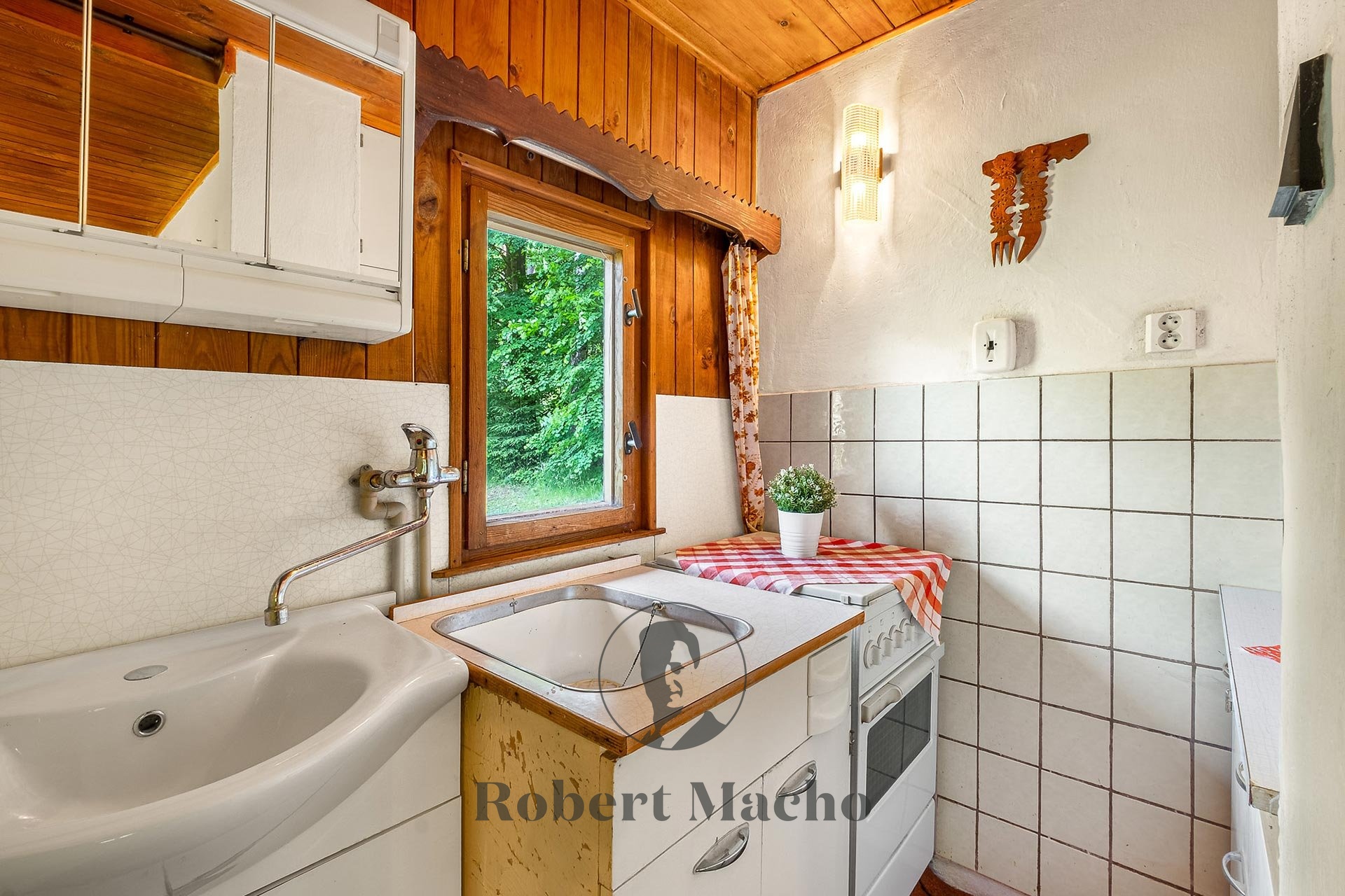 macho-reality-prodej-chaty-trebenice-04