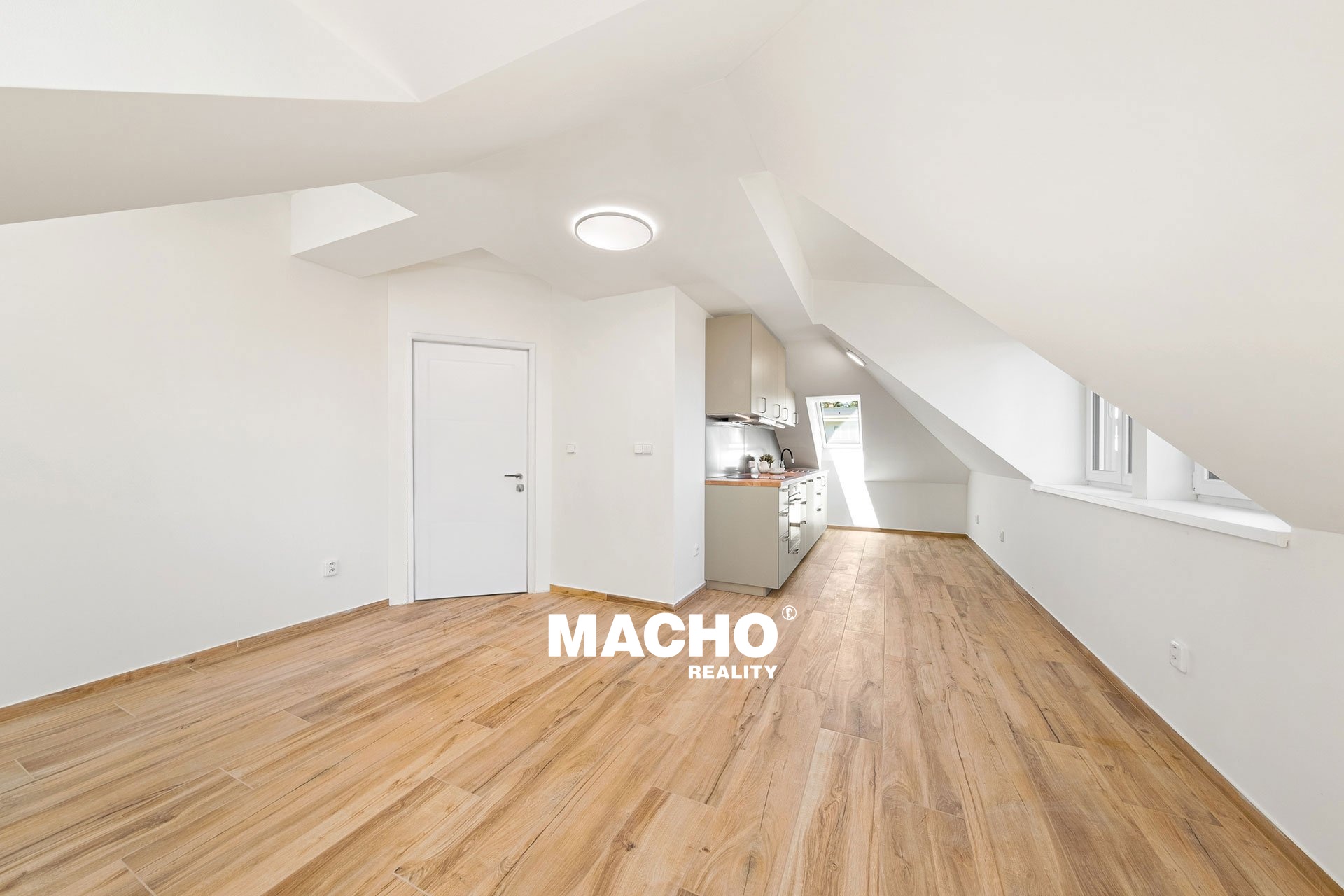 macho-reality-pronajem-bytu-5-kvetna-mnisek-01