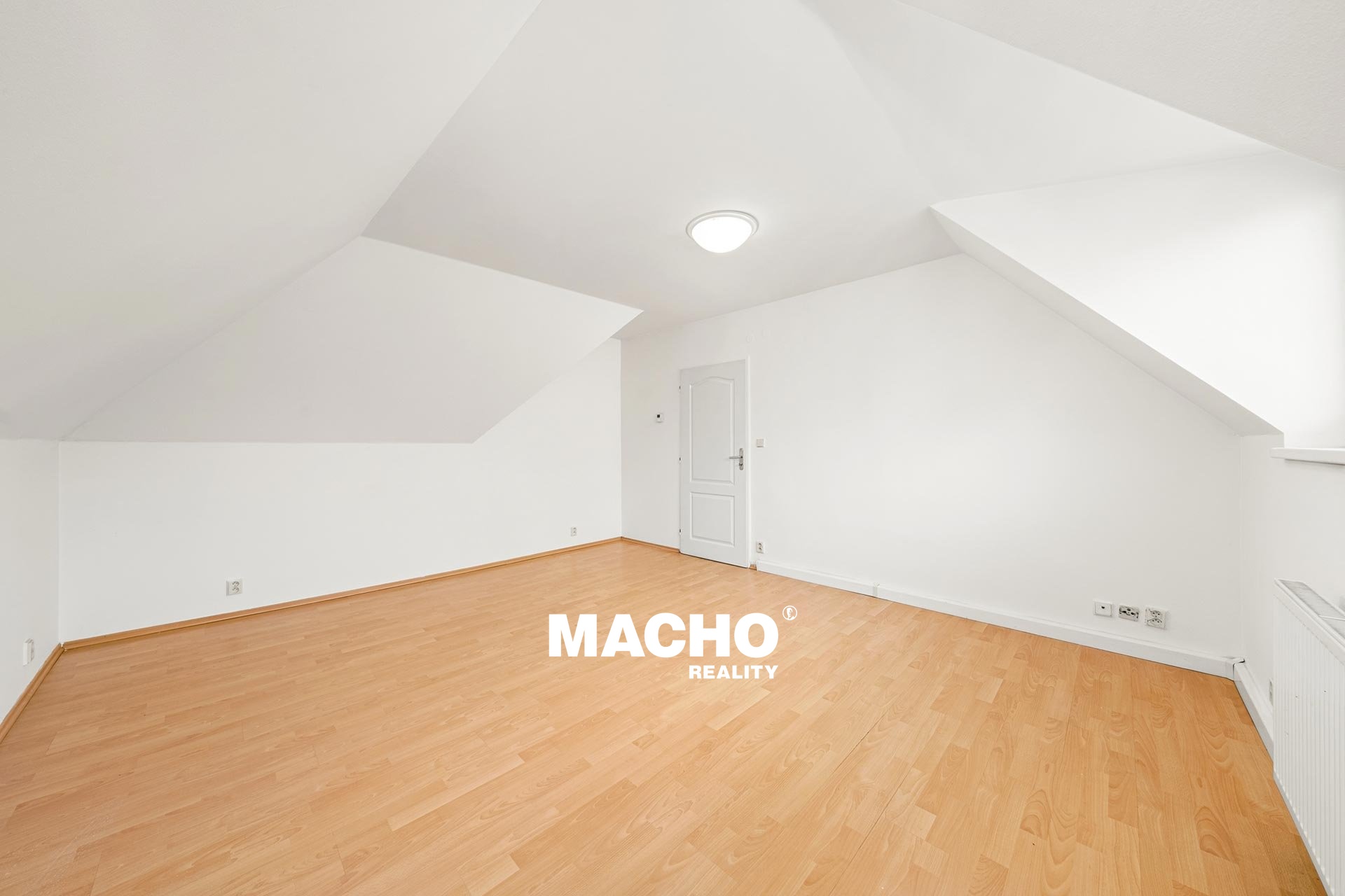 macho-reality-pronajem-bytu-2kk-na-dedinach-praha-02