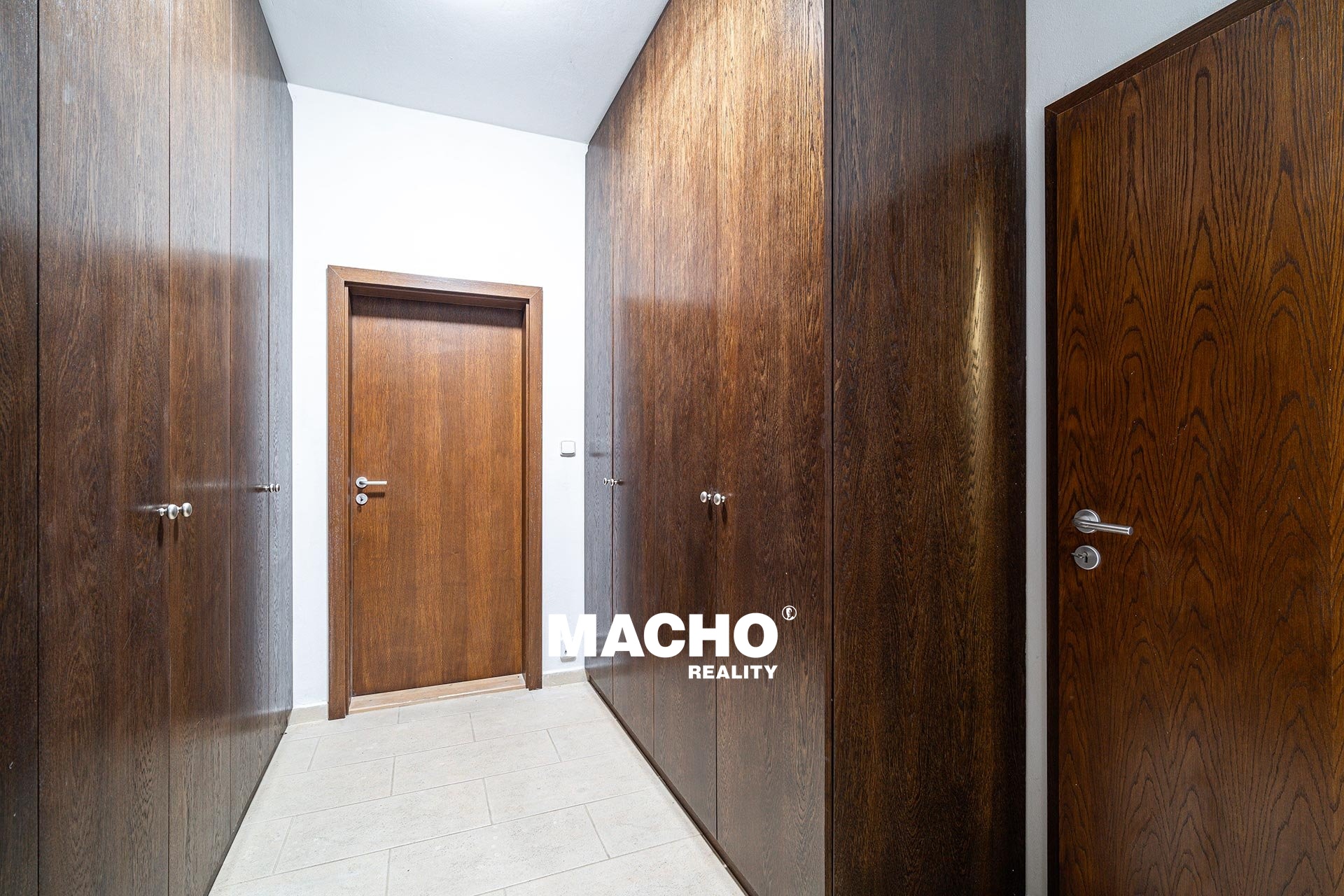 robert-macho-reality-prodej-vily-dobrichovice-25