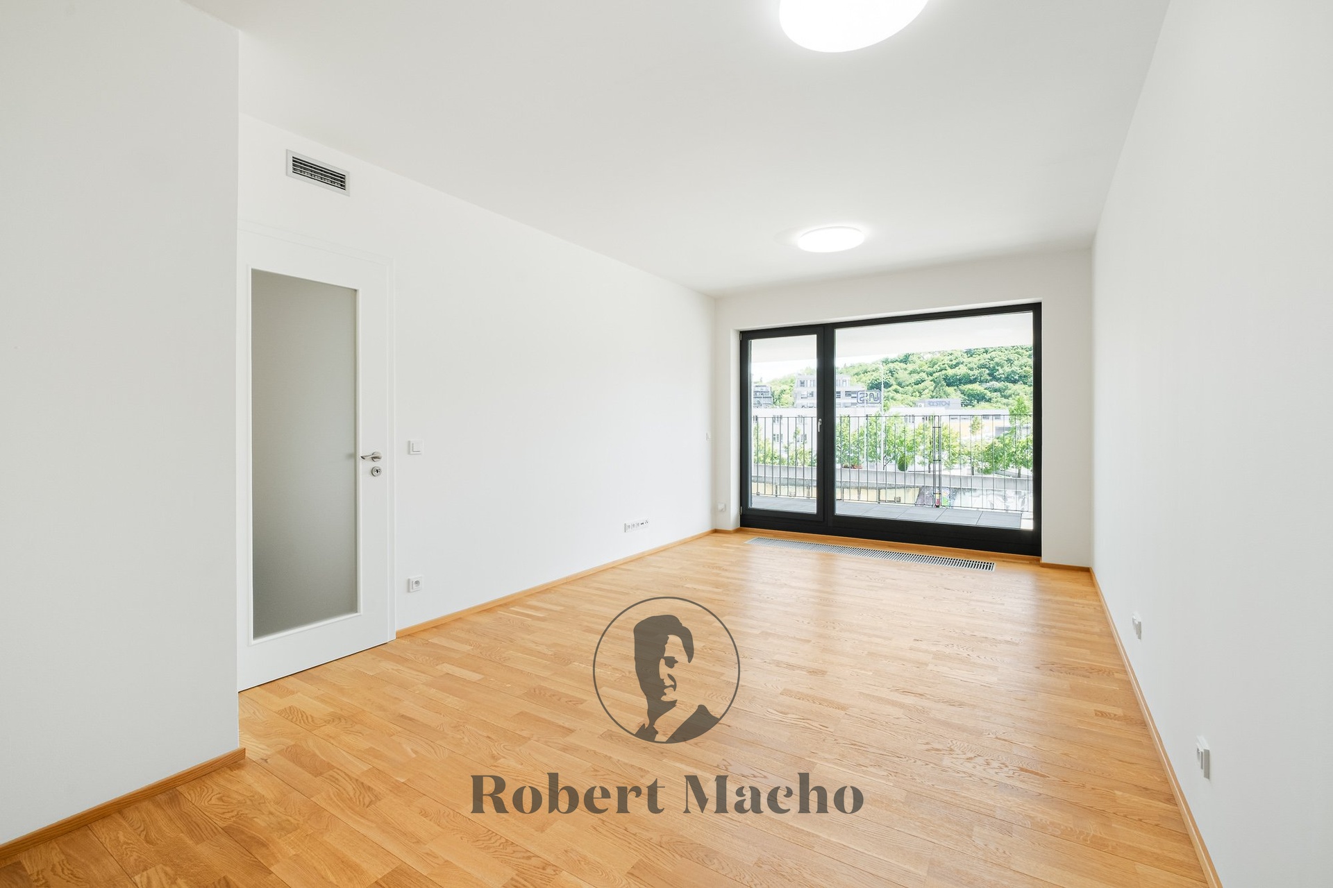 robert-macho-reality-pronajem-bytu-mezi-vodami-pra