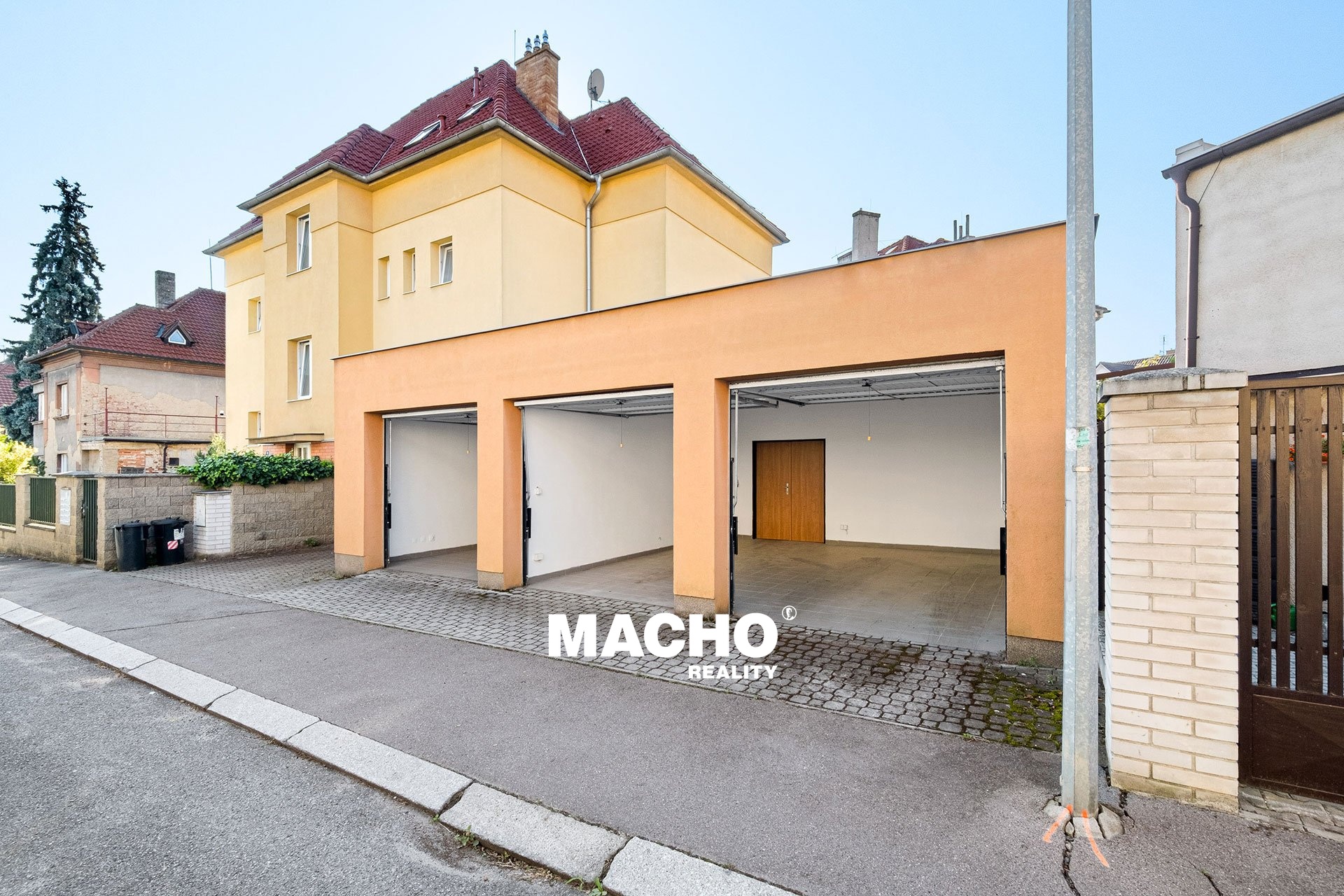 macho-reality-pronajem-garaze-na-dedinach-praha-05