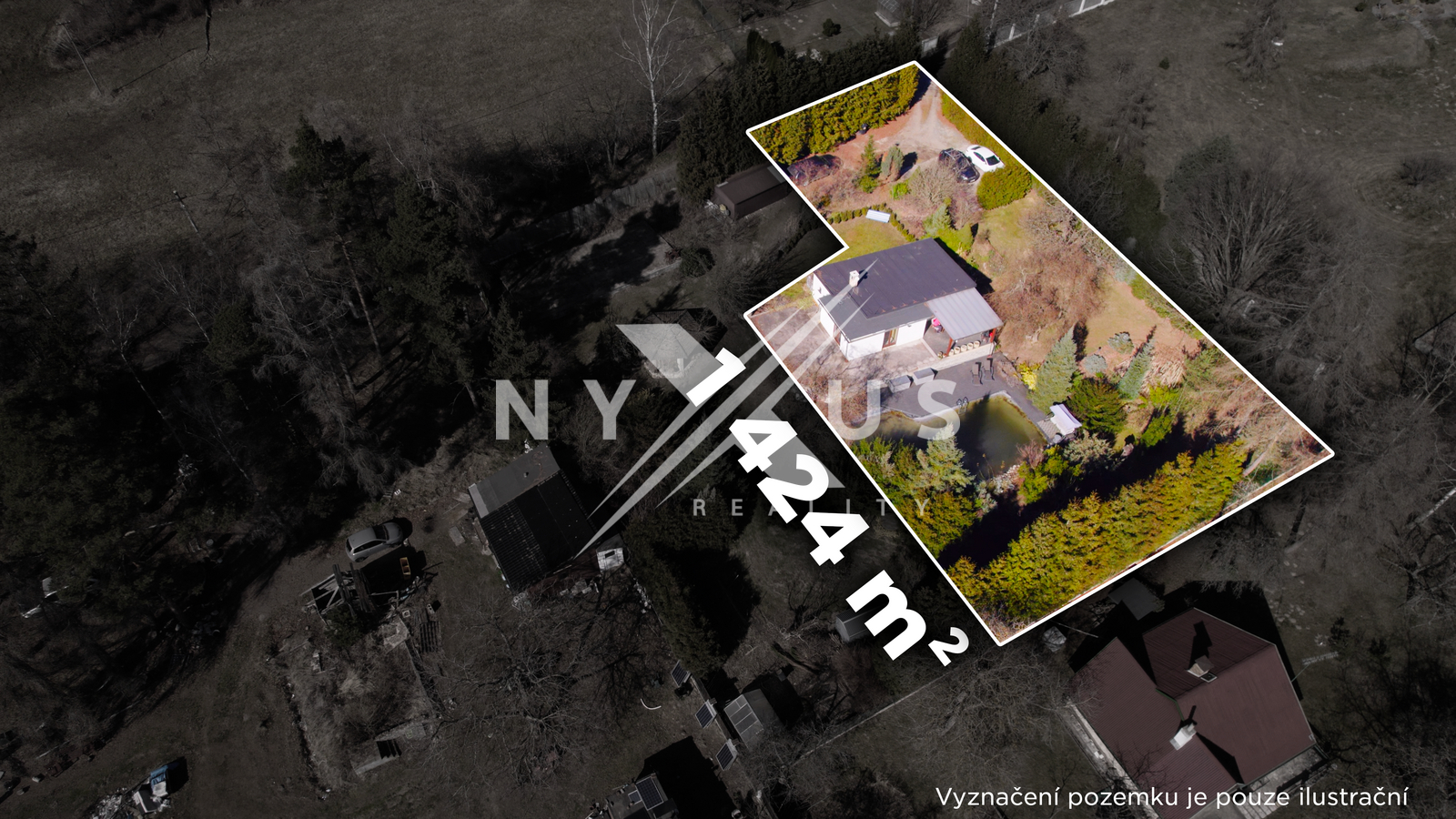 Koupací jezírko s terasou