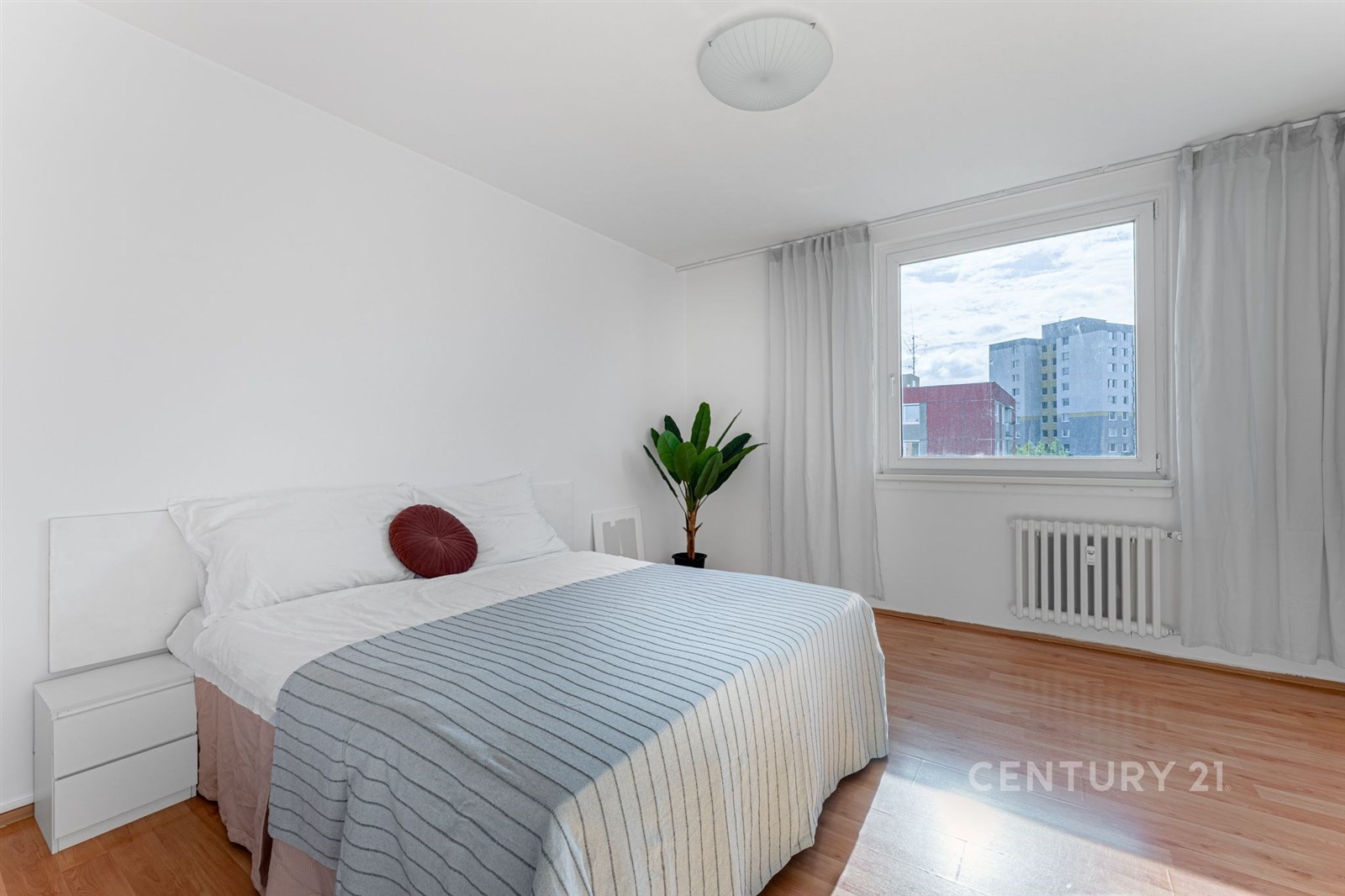 Prodej bytu 3+1 Praha 8 950 000 Kč, foto 1