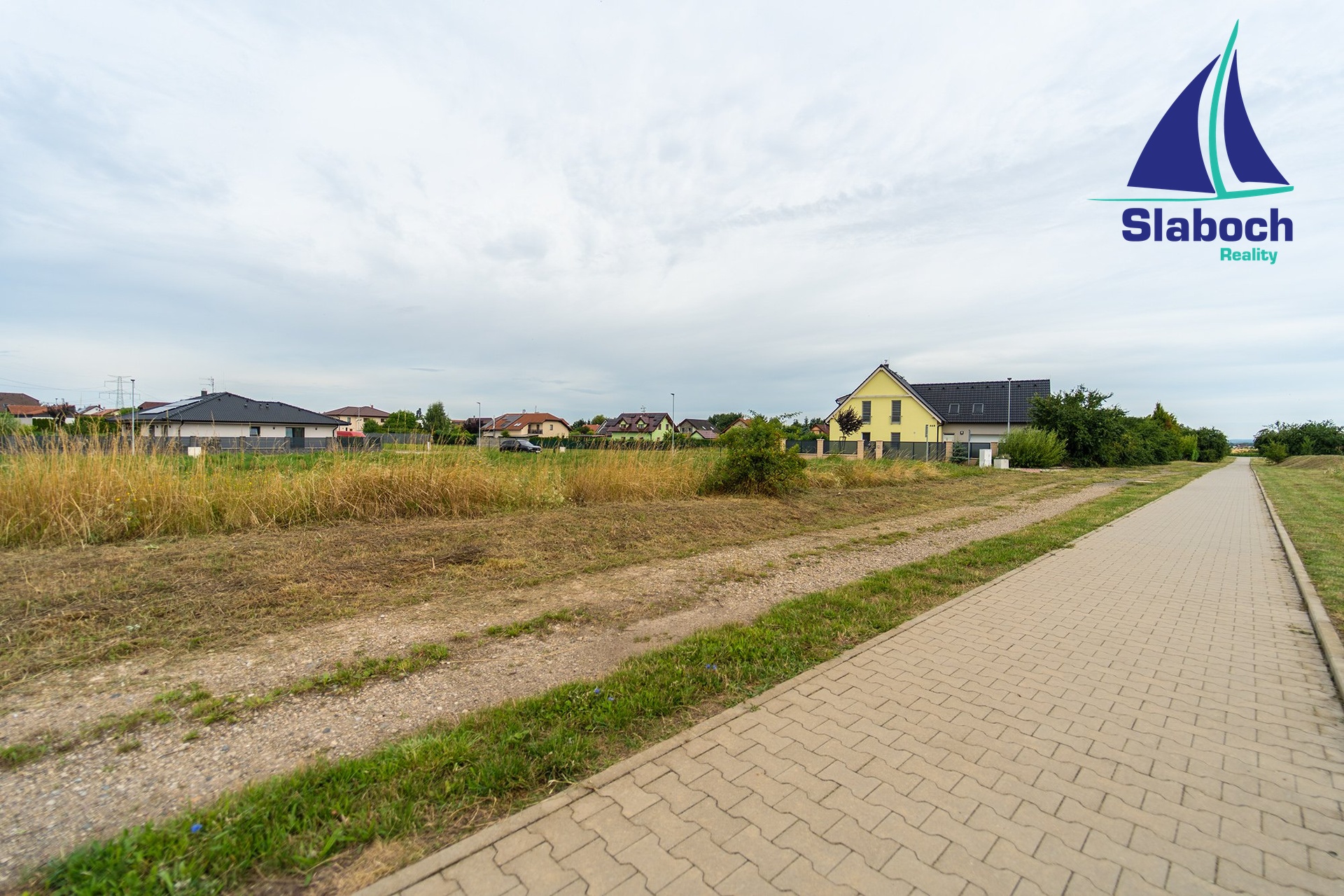 Pozemek,_Měšice_(15)[1]