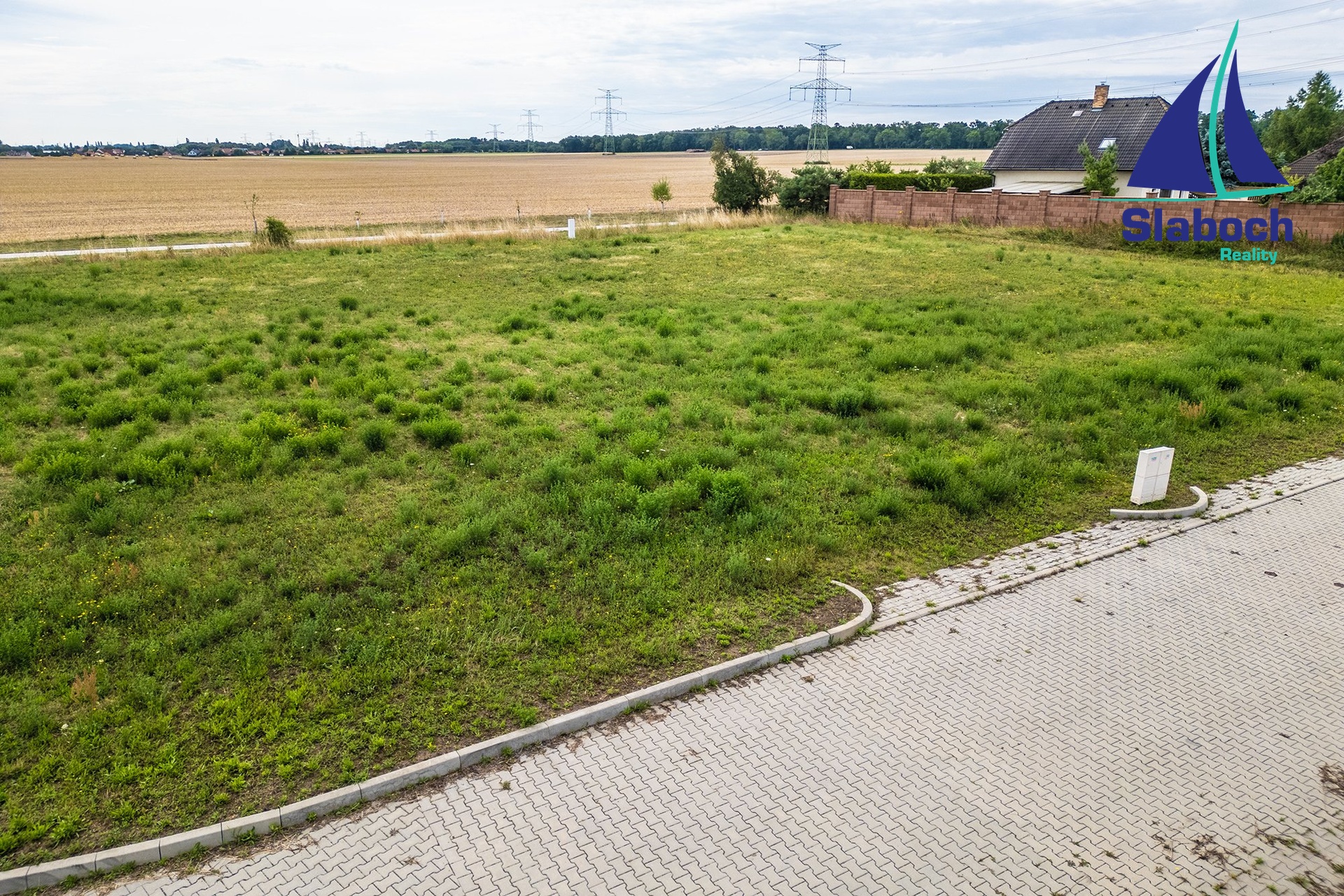 Pozemek,_Měšice_(10)[1]