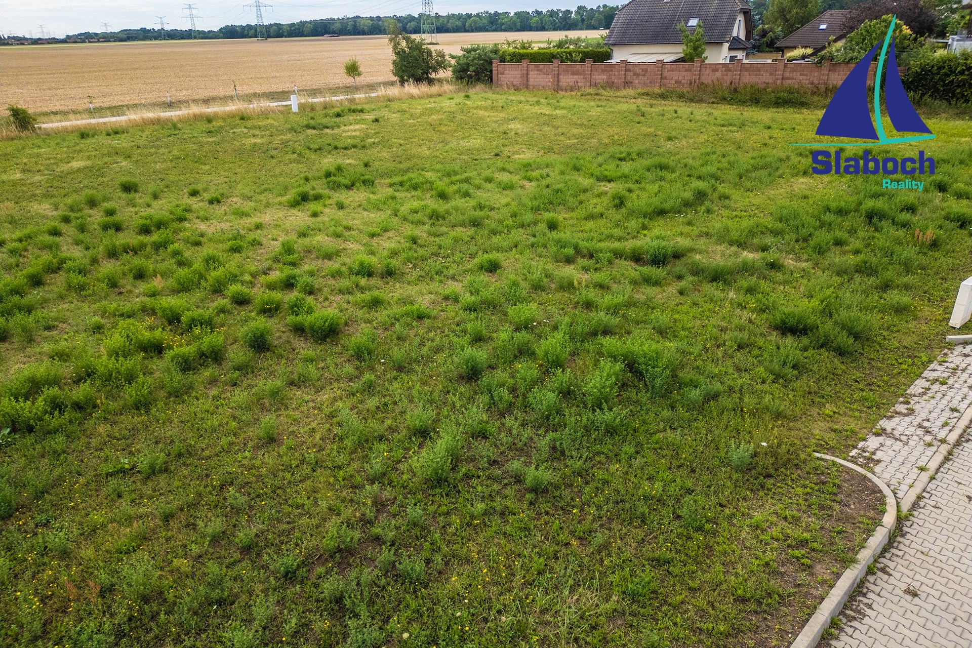 Pozemek,_Měšice_(8)[1]