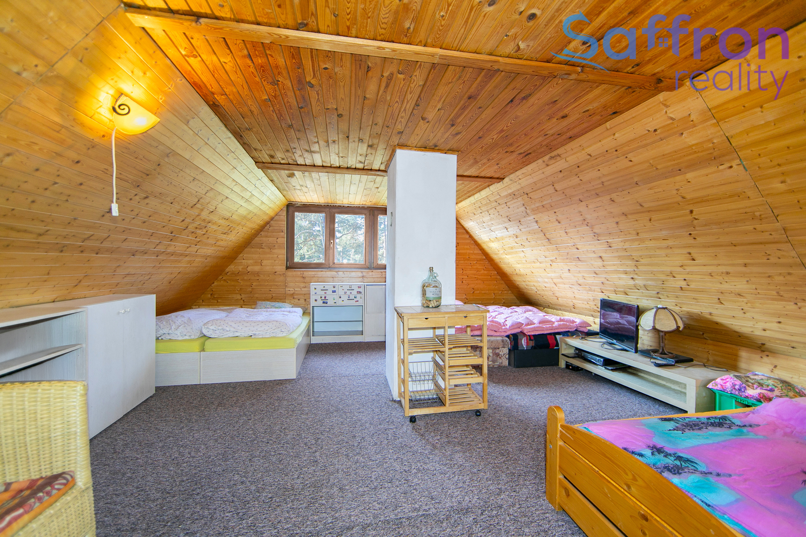 Spací část v patře chaty