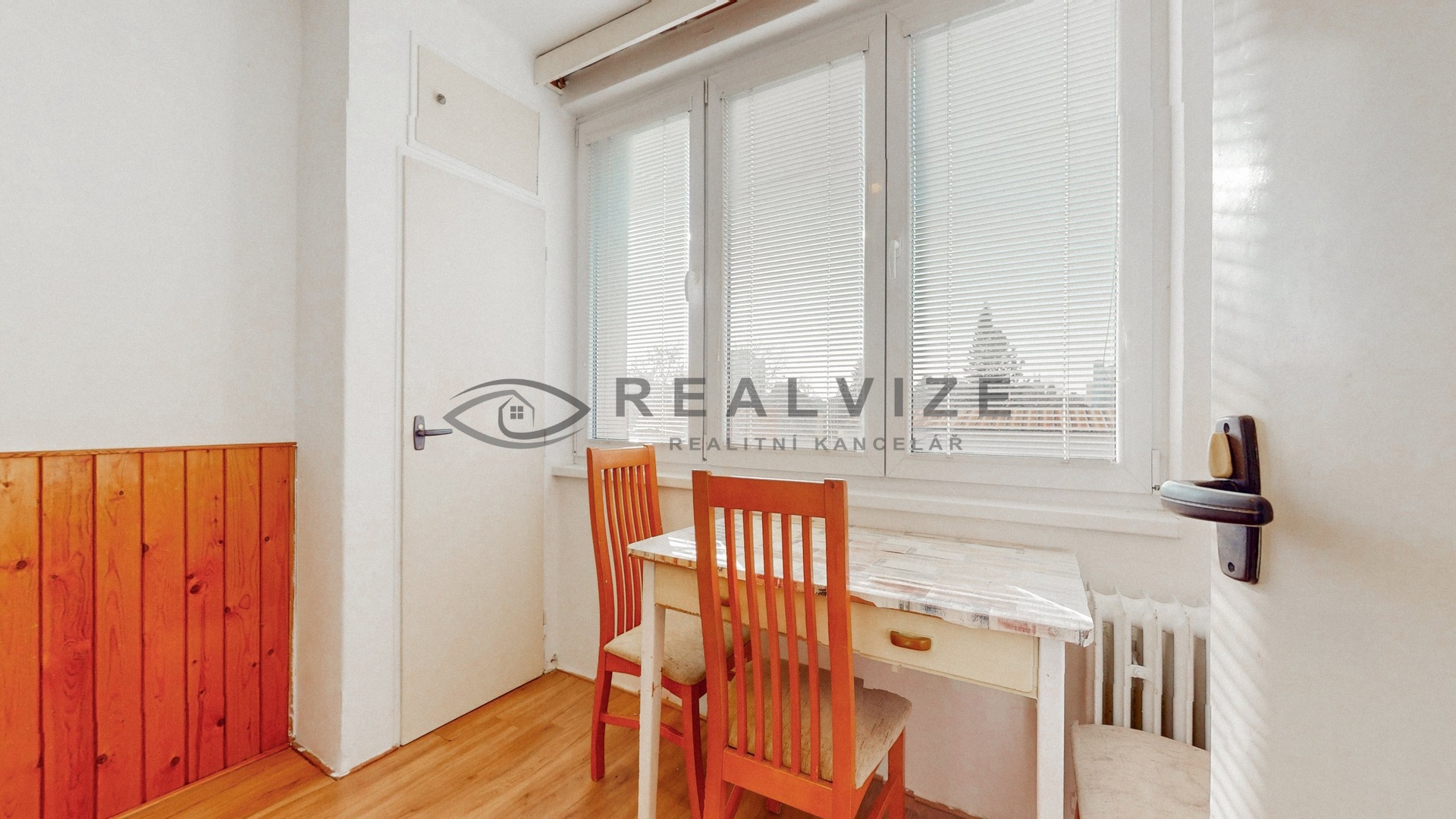 Byt Brožíkova 2+1 jídelna