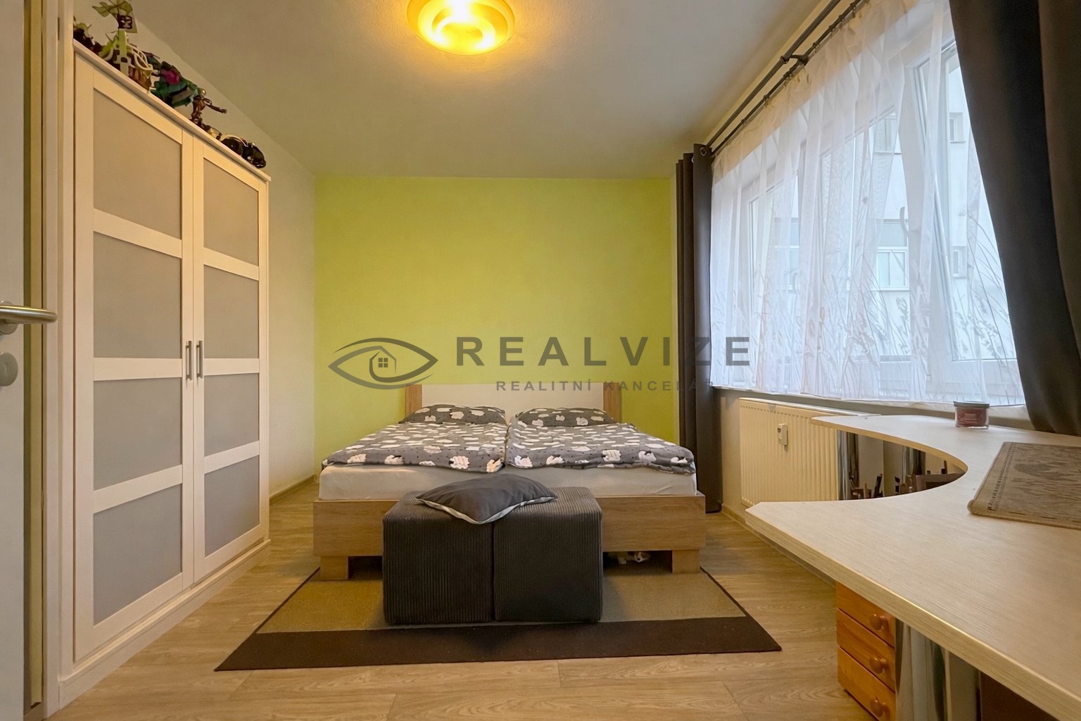 0DCCCF51-6837-4E41-97EA-93F6B92593A9