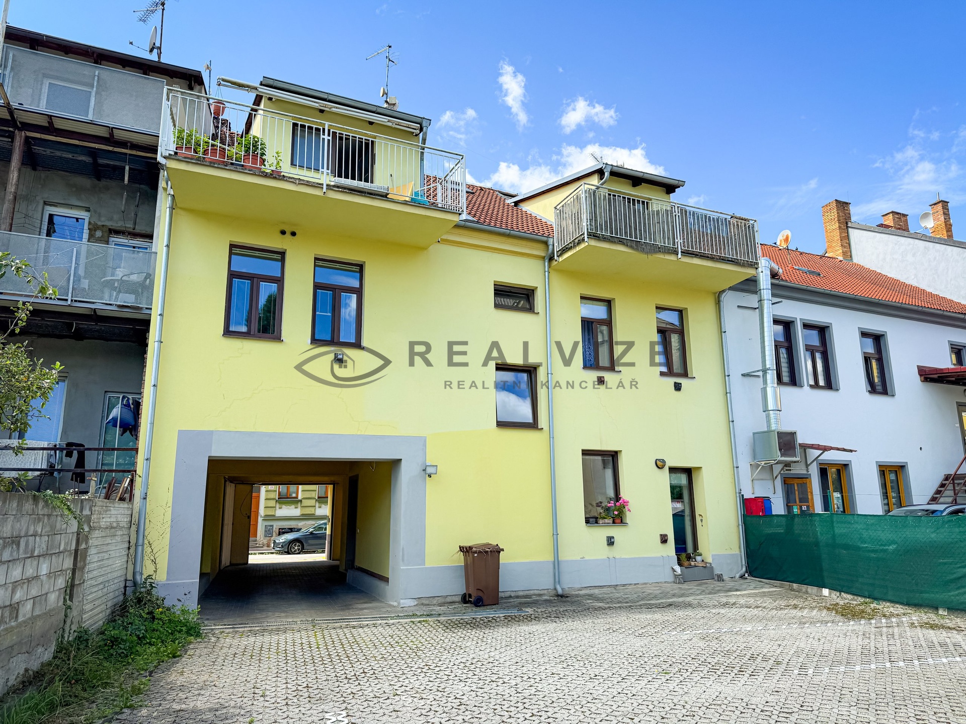 Pohled ze dvora byt Otakarova