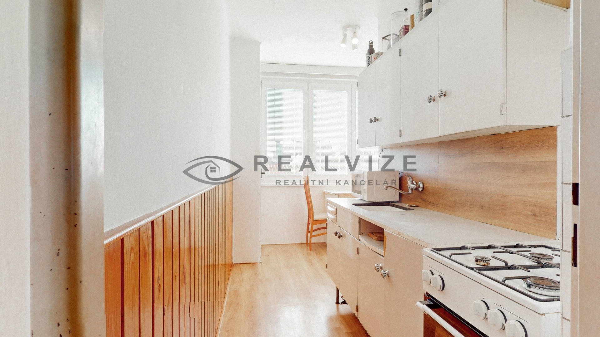 Byt Brožíkova 2+1 kuchyně