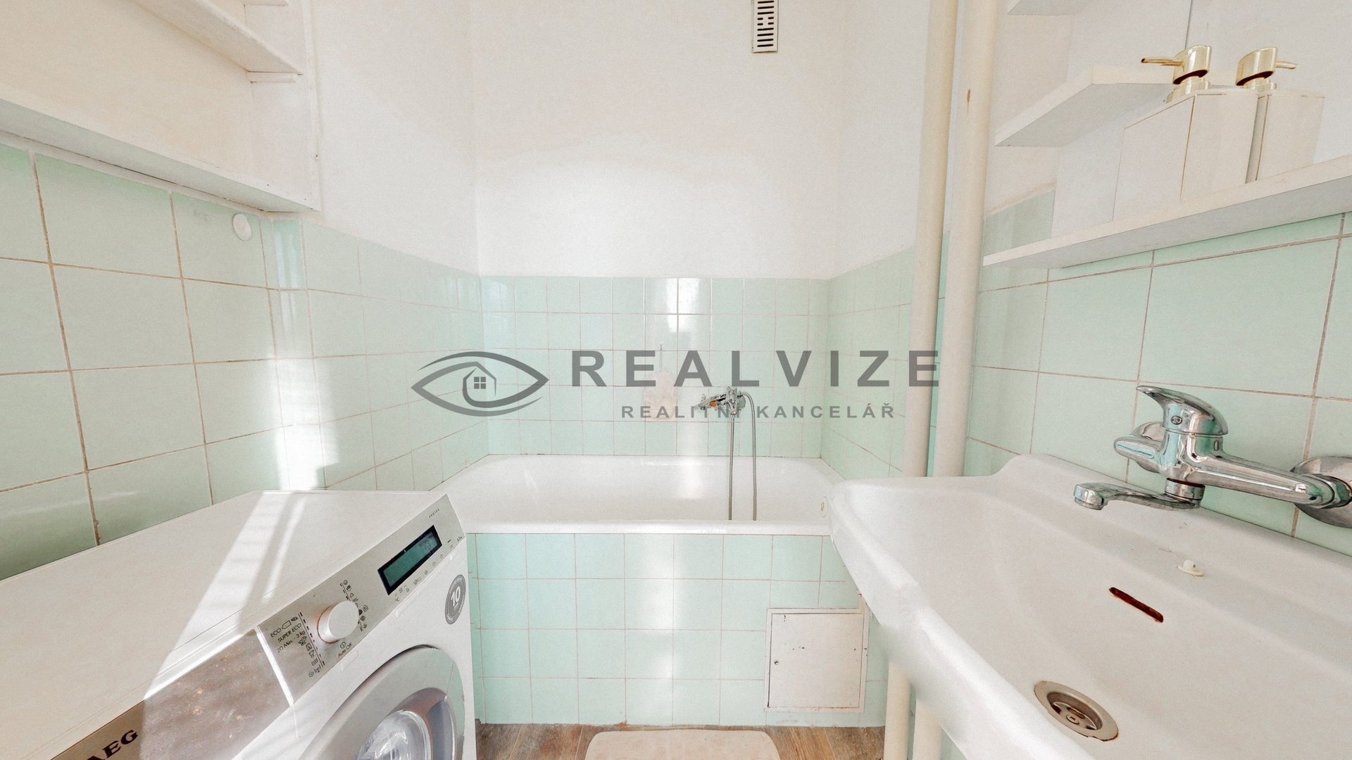 Byt Brožíkova 2+1 koupelna