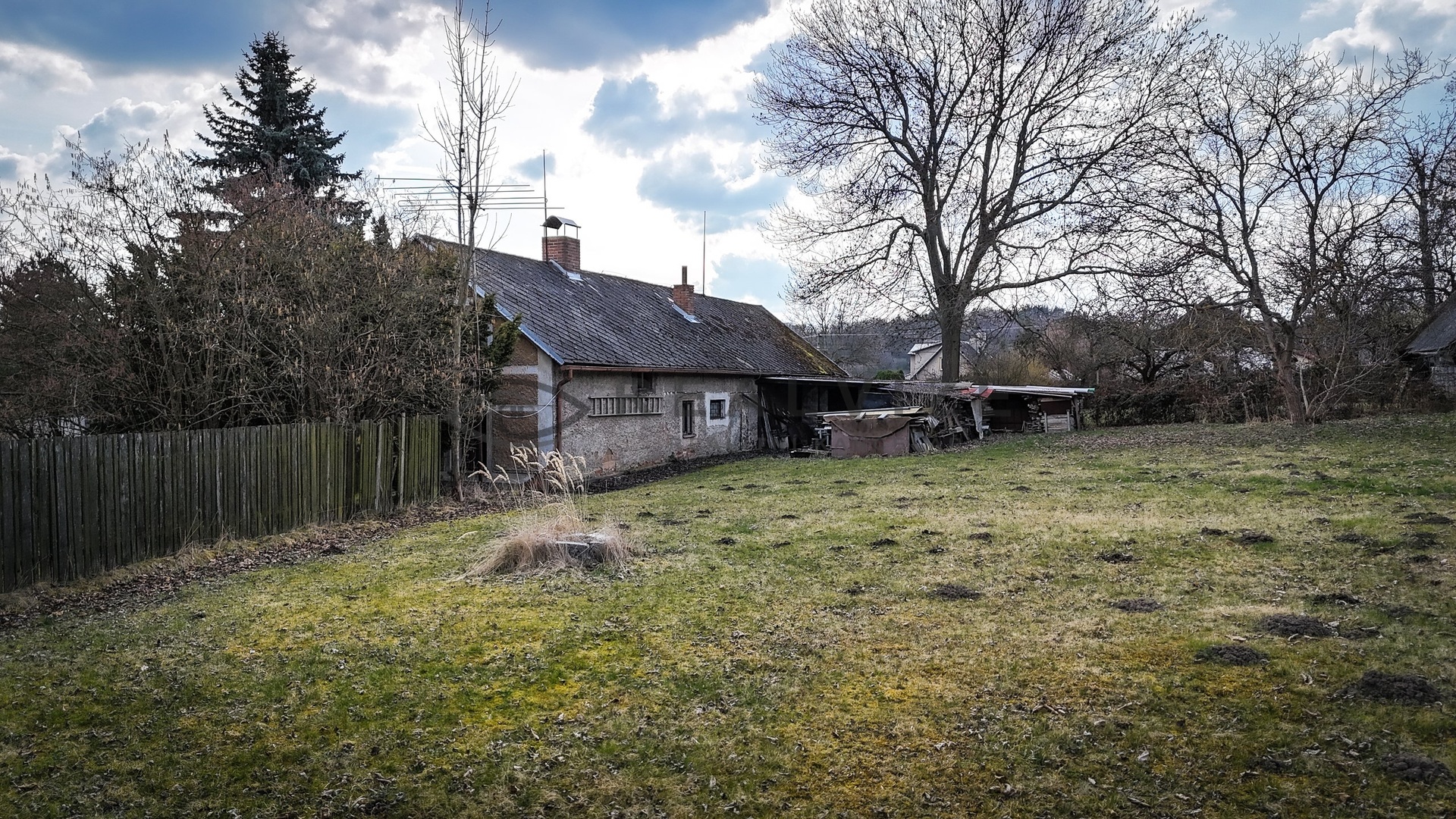 Chalupa Příbram pohled na chalupu 3