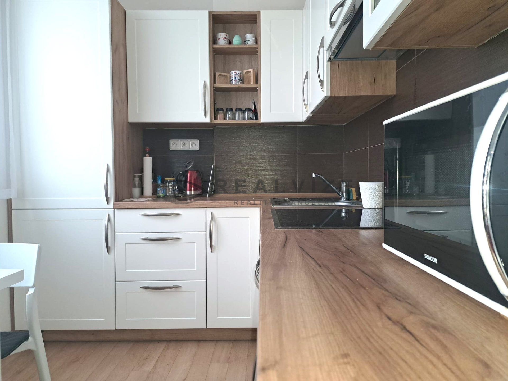 WhatsApp Image 2025-10-12 at 14.45.39 (1)