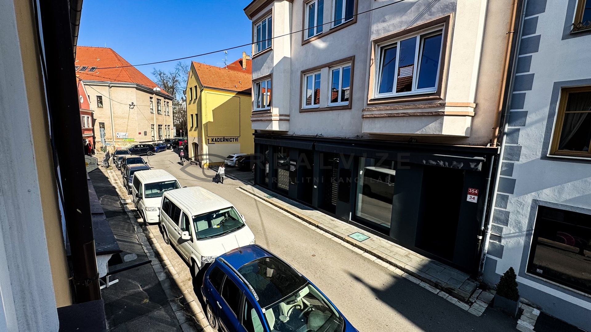 Moderní 1+kk, 27m2 k pronájmu pohled z okna 2